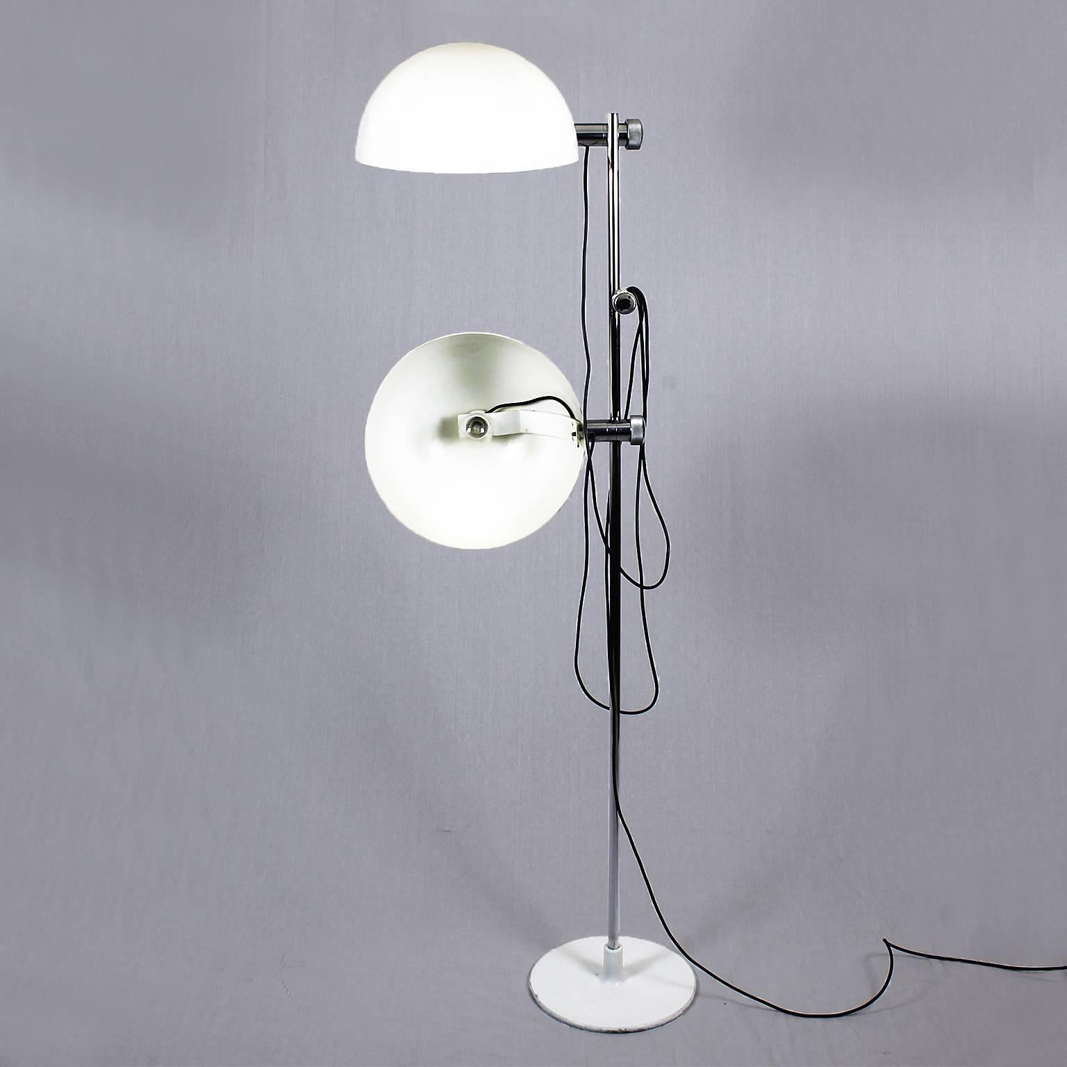 Italian 1970´s System Standing Lamp, white lacquered metal, chrome-plated metal - Italy