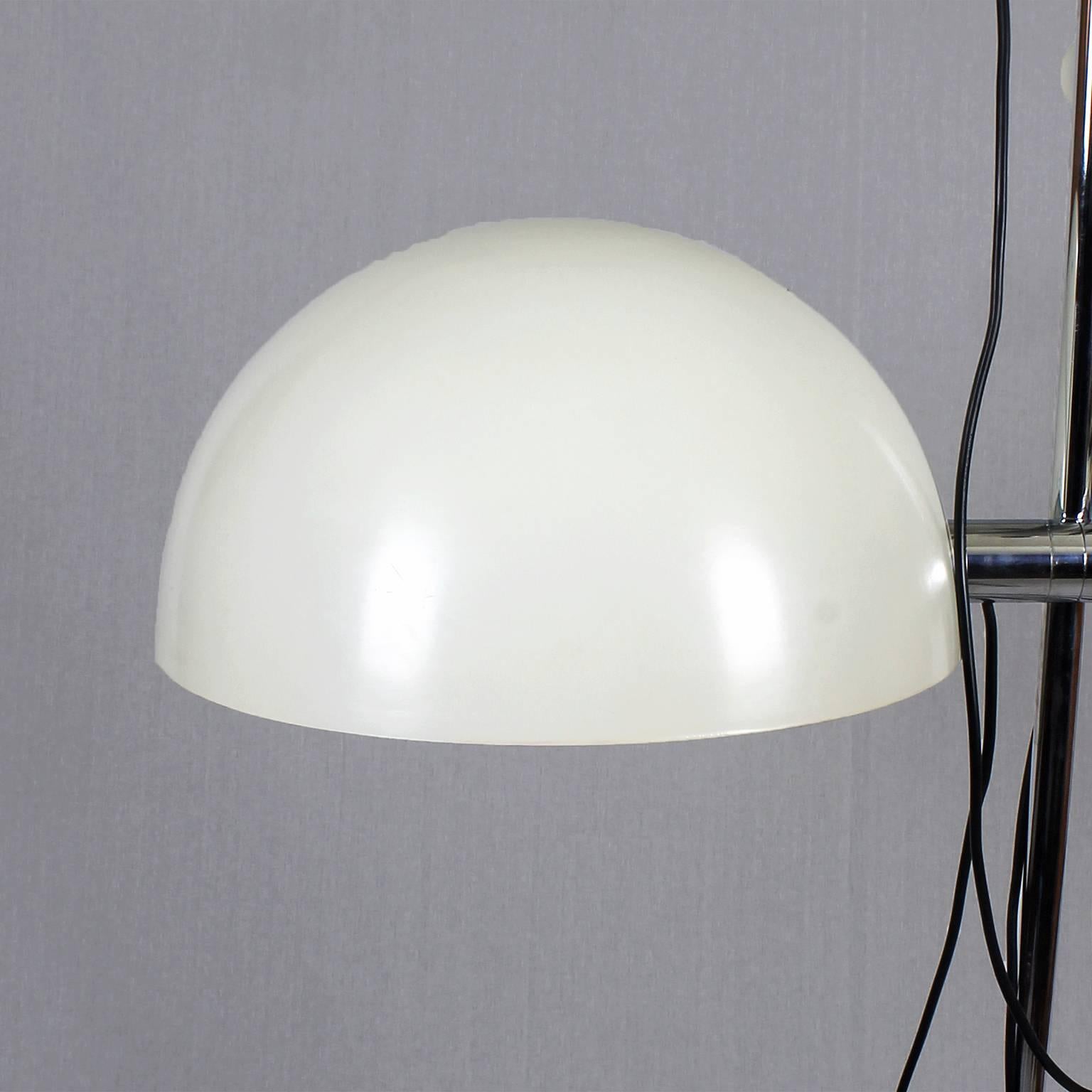1970´s System Standing Lamp, white lacquered metal, chrome-plated metal - Italy 1