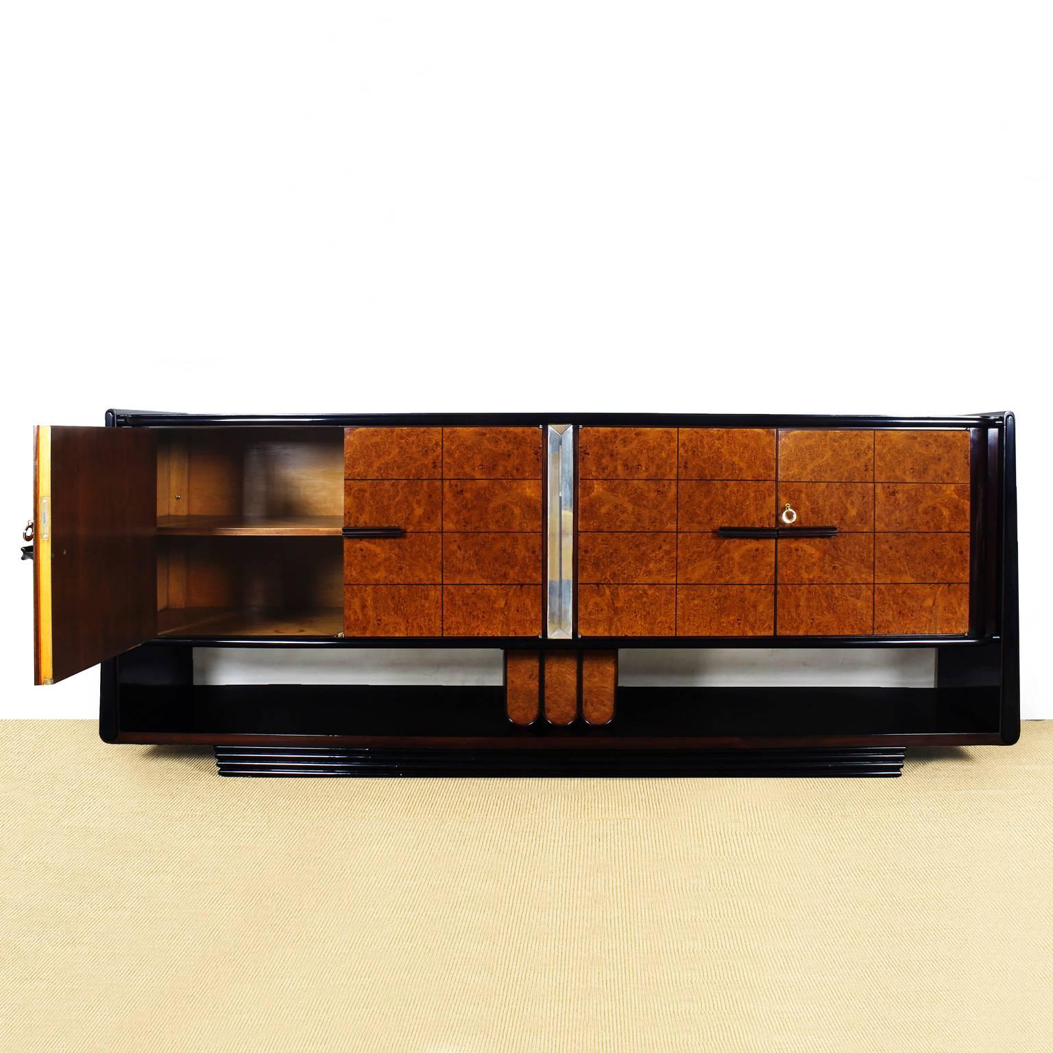 Art Deco Sideboard Attributed to Osvaldo Borsani In Excellent Condition In Girona, ES