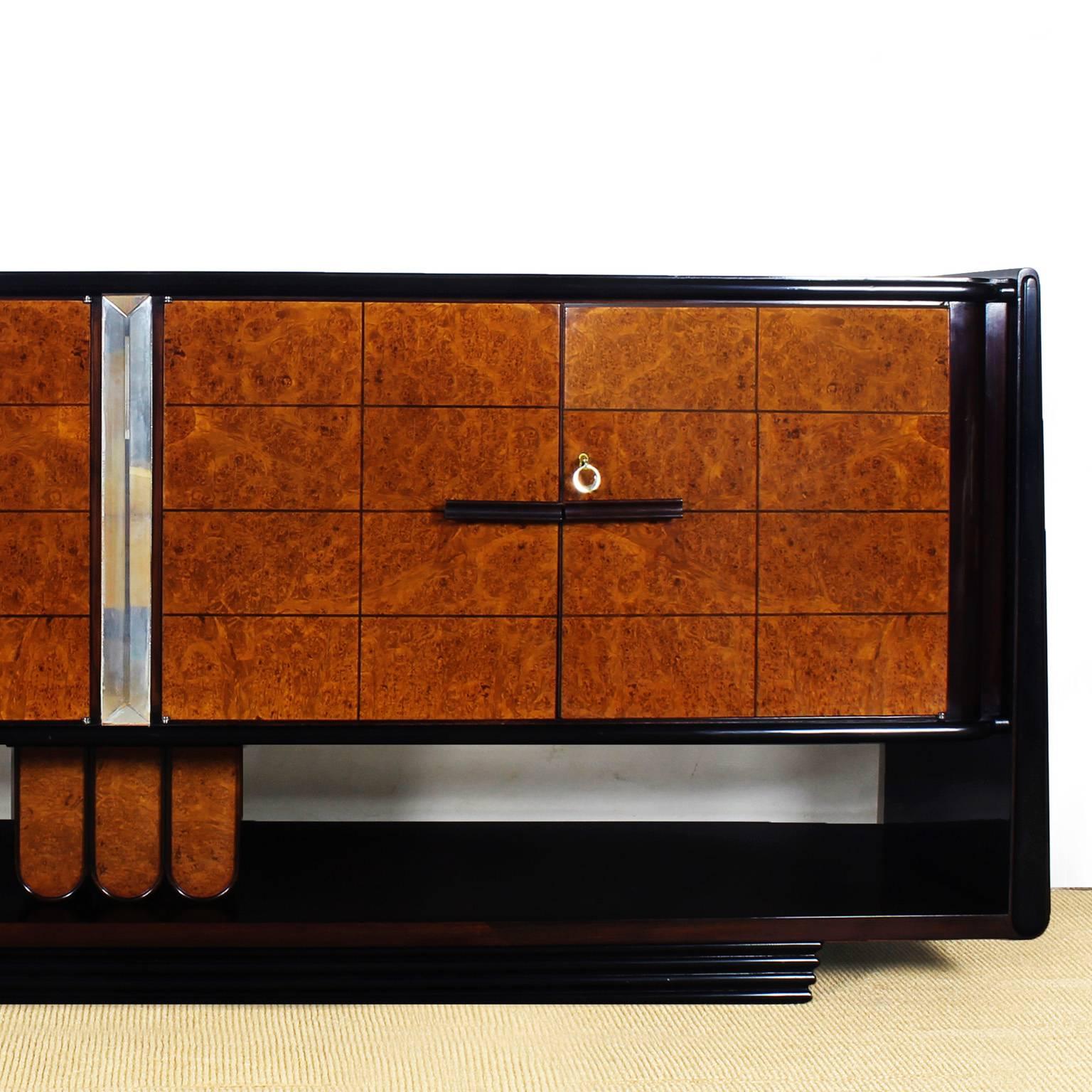 Mid-20th Century Art Deco Sideboard Attributed to Osvaldo Borsani