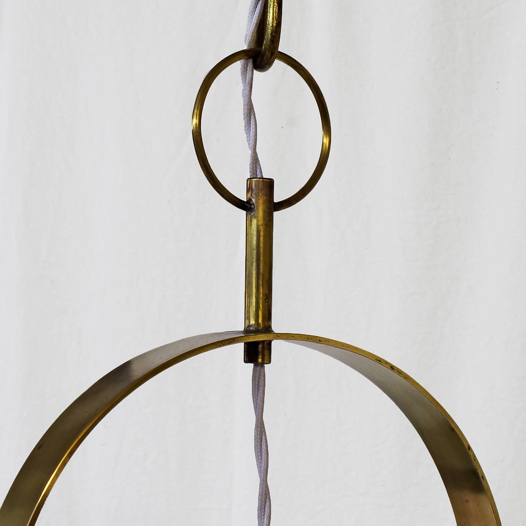 Pair of chandeliers, solid polished brass, three lights.
Design: Jordi Vilanova i Bosch

Spain, Barcelona, circa 1960.