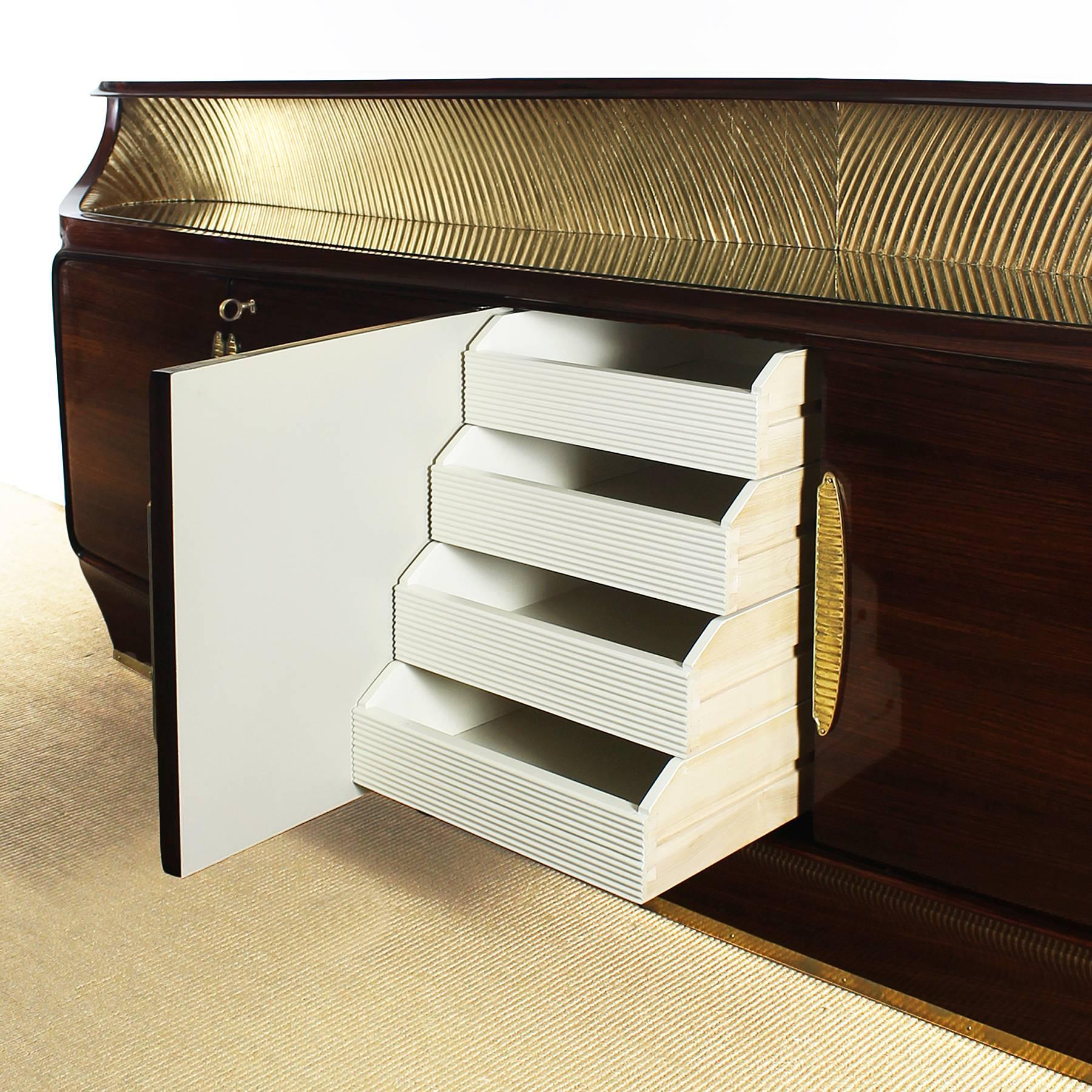 Mid-20th Century Rounded Sideboard by Vittorio Dassi