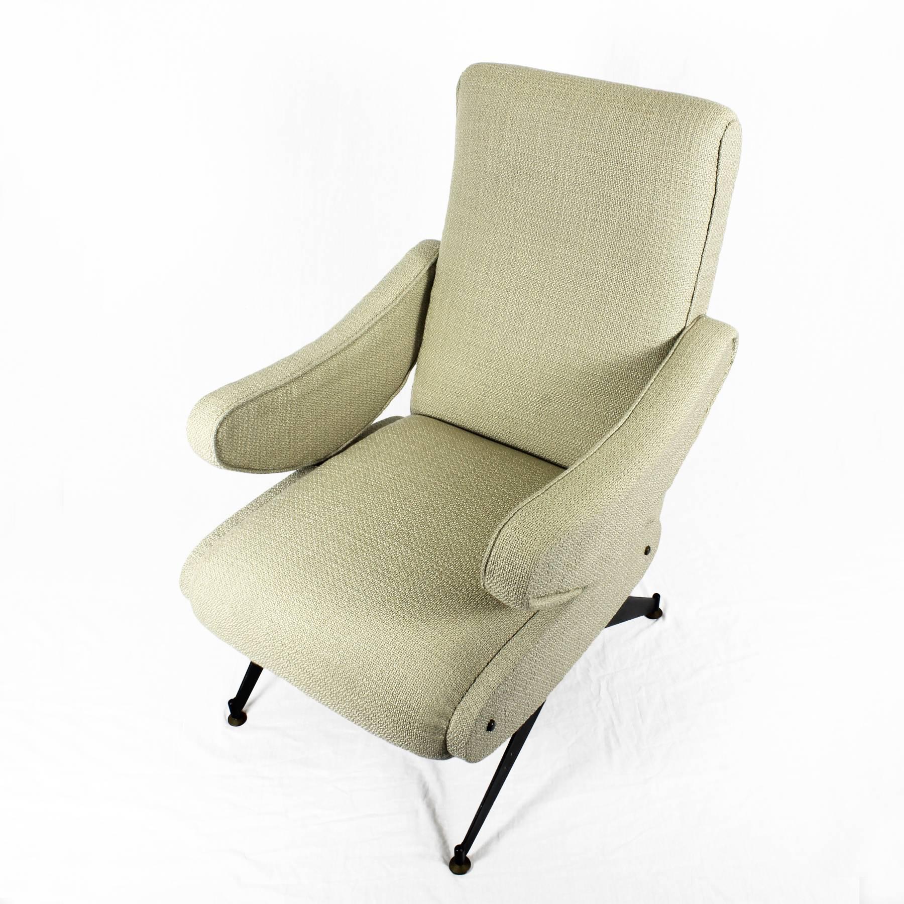 Brass Mid-Century Modern Reclinable Armchair by Oscar Gigante, Beige Fabric - Italy For Sale