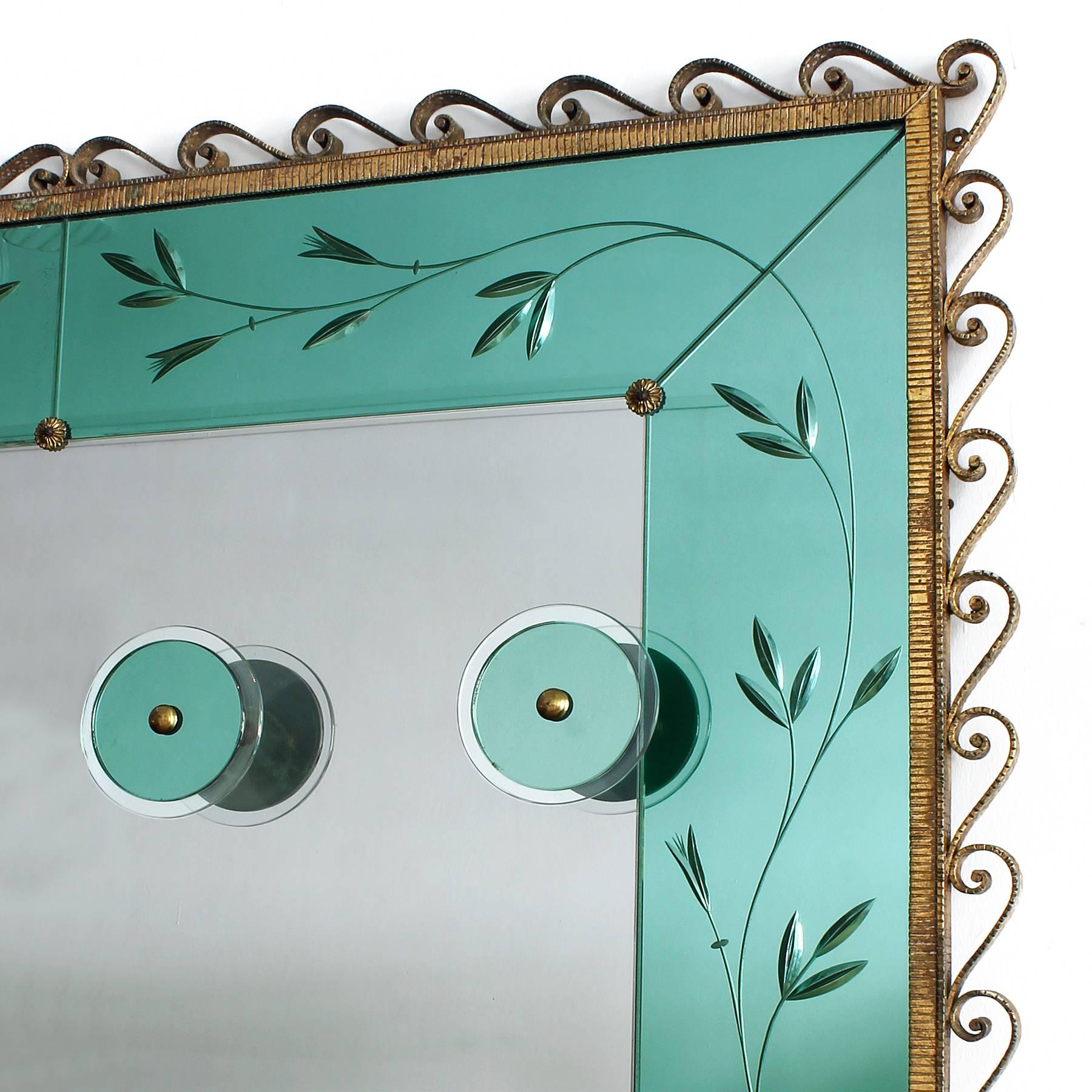 Spectacular big mirror-coat rack, solid hammered brass feet, frame and screw covers. Leaves engraved green mirror second frame, glass and green mirror hooks. Very good condition.

Design: Pier Luigi Colli

Maker: Mobilifico Colli

Italy,