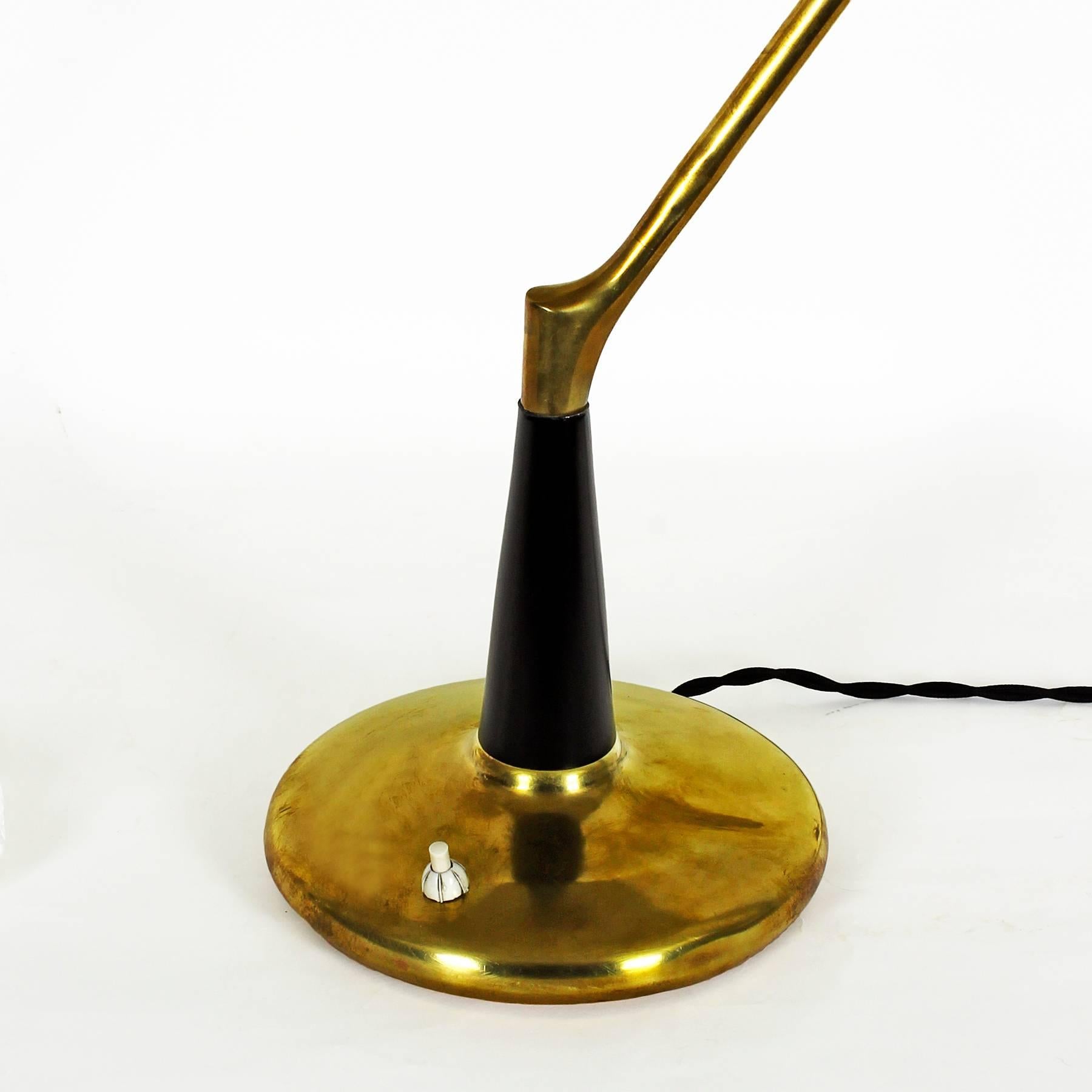 1956 Table Lamp by Oscar Torlasco for Lumi, brass, sheet metal - Italy In Excellent Condition In Girona, ES