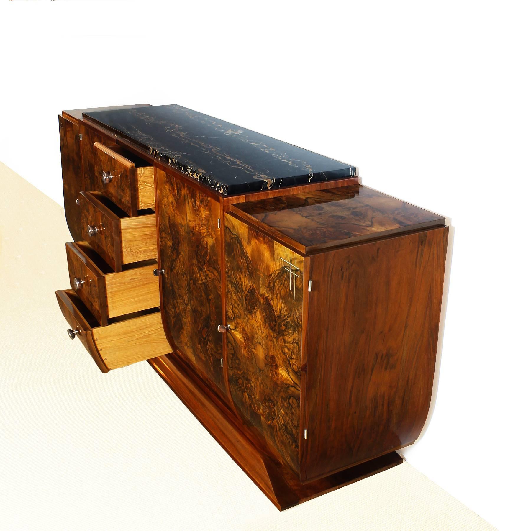 1930´s Rounded Art Deco Sideboard, oak, burr walnut, brass - France In Good Condition In Girona, ES