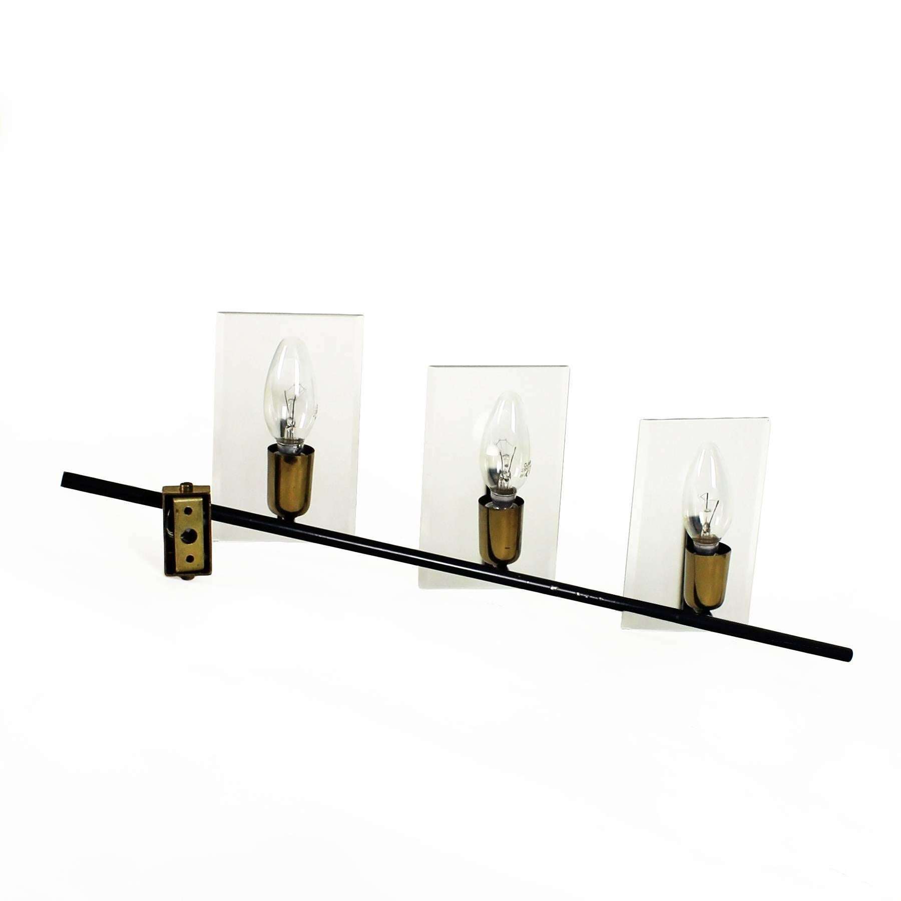 Mid-Century Modern Wall Light With Three Lights Attributed to Stilnovo - Italy In Good Condition In Girona, ES