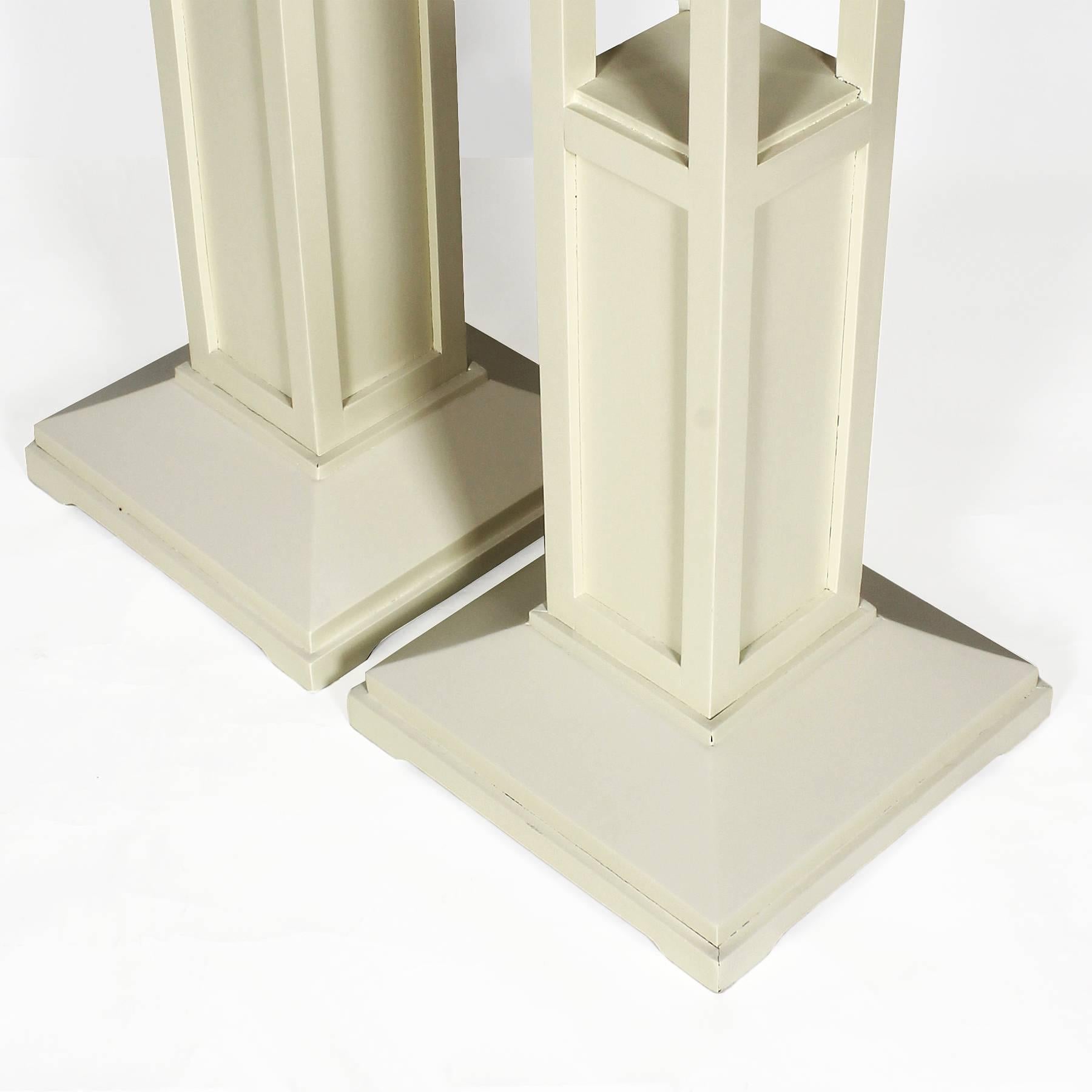 Early 20th Century 1910s Pair of Cubist Art Nouveau Stands, Ivory lacquered Oak - France For Sale