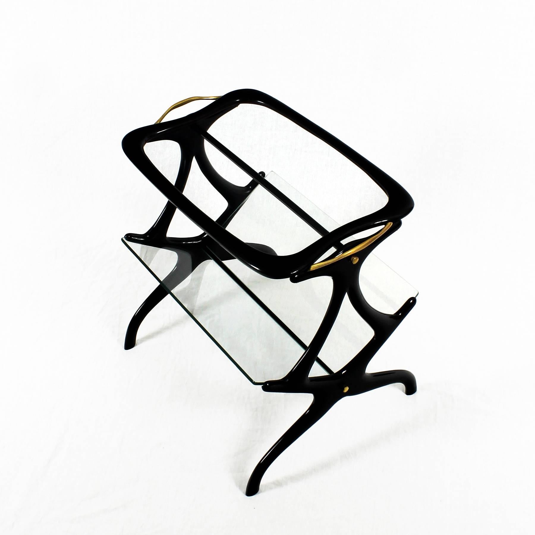 1950s Table Magazine Rack by Cesare Lacca, stained beech and glass. Italy In Good Condition In Girona, ES