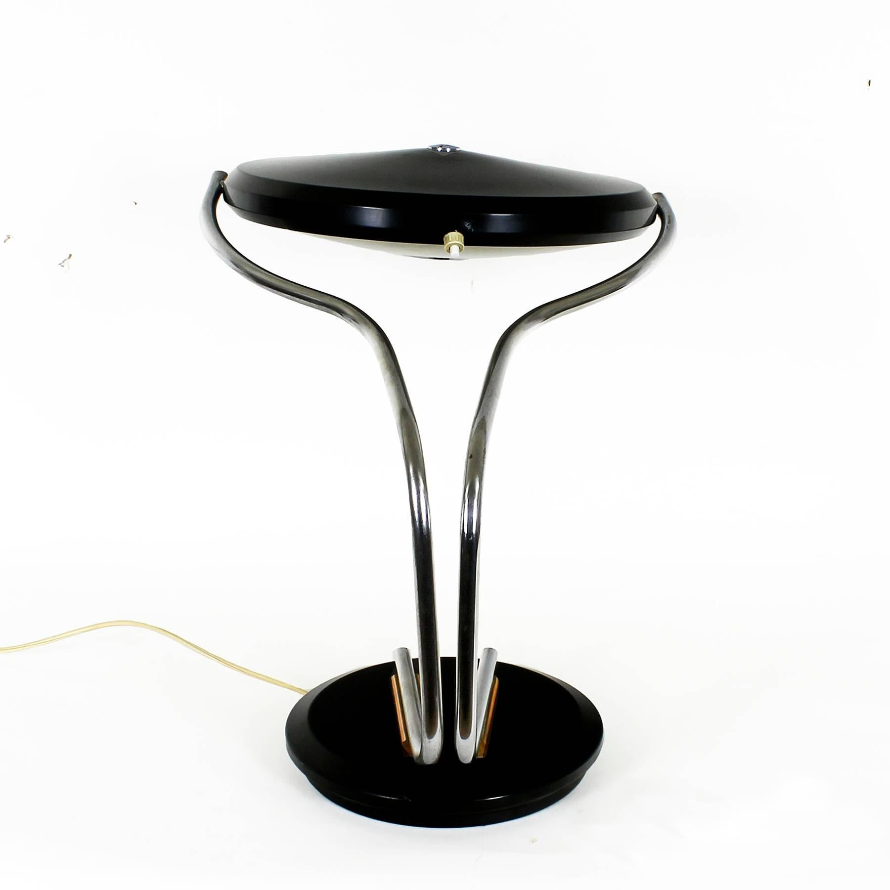 Milieu du XXe siècle Lampe de bureau en métal chromé de style moderne du milieu du siècle dernier, Fase - Espagne en vente