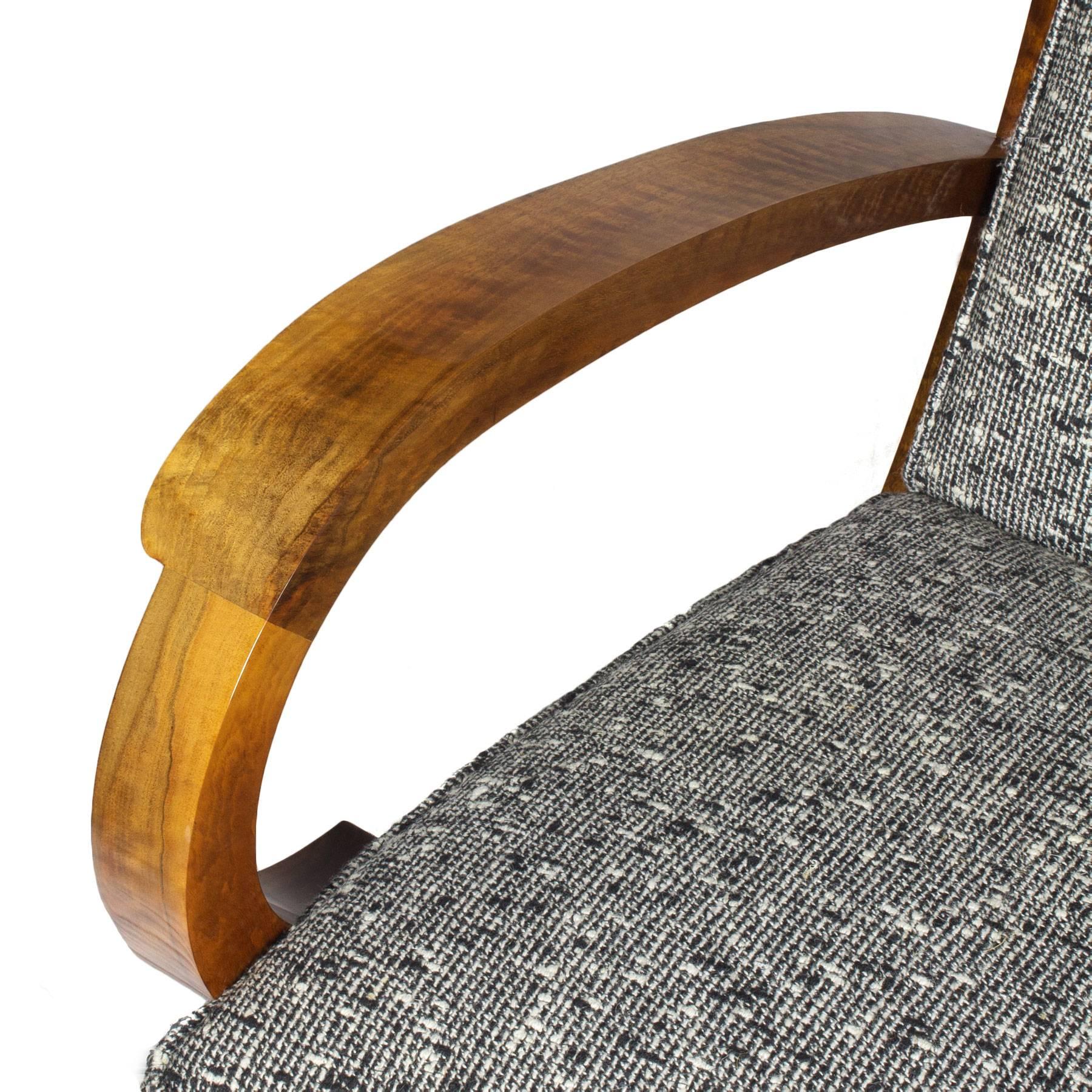 Paar Art-Déco-Sessel aus Nussbaumholz mit neuer schwarzer und weißer Polsterung – Italien im Angebot 2