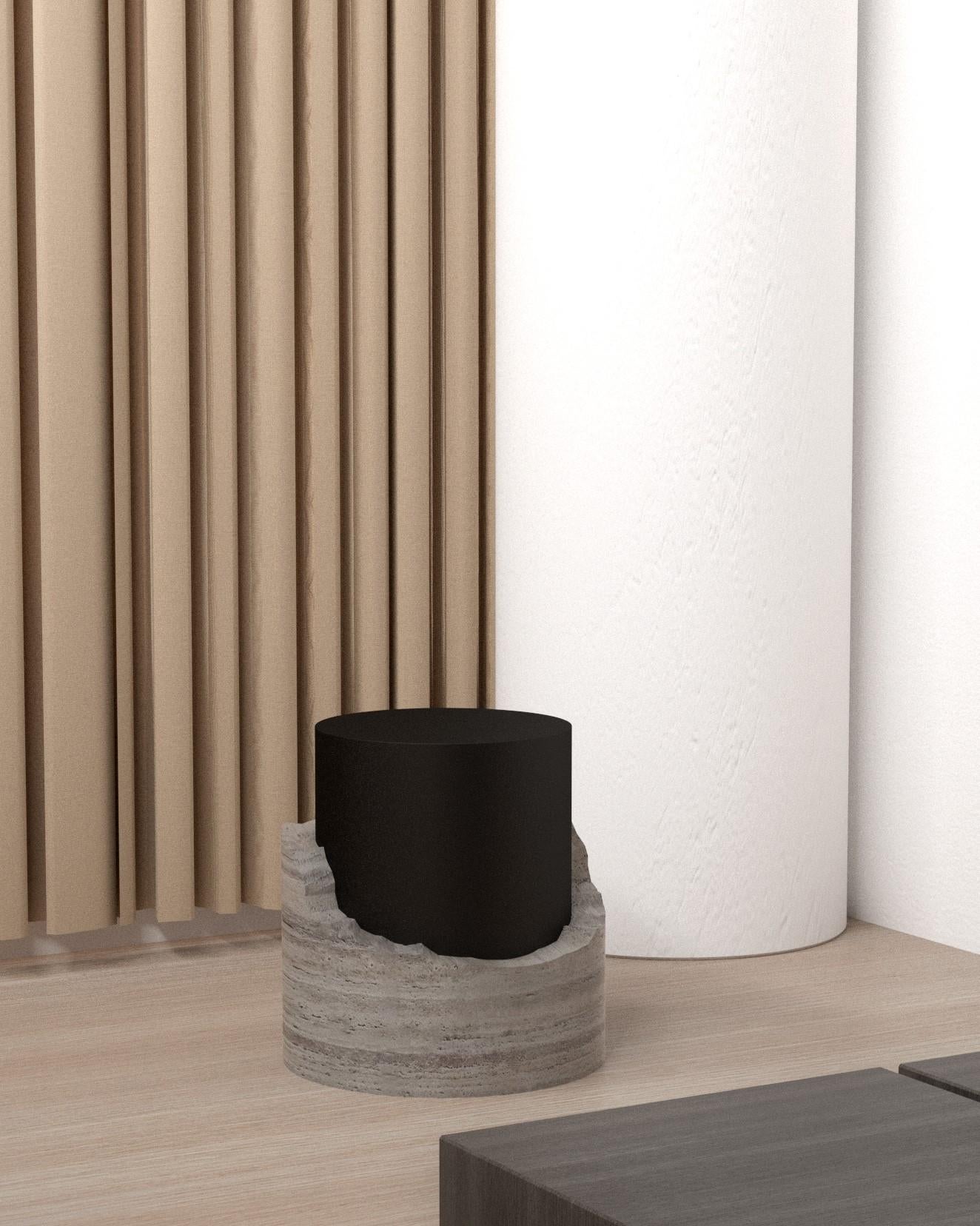 Moderne Tabouret en marbre Travertino A Silver par Serafini en vente