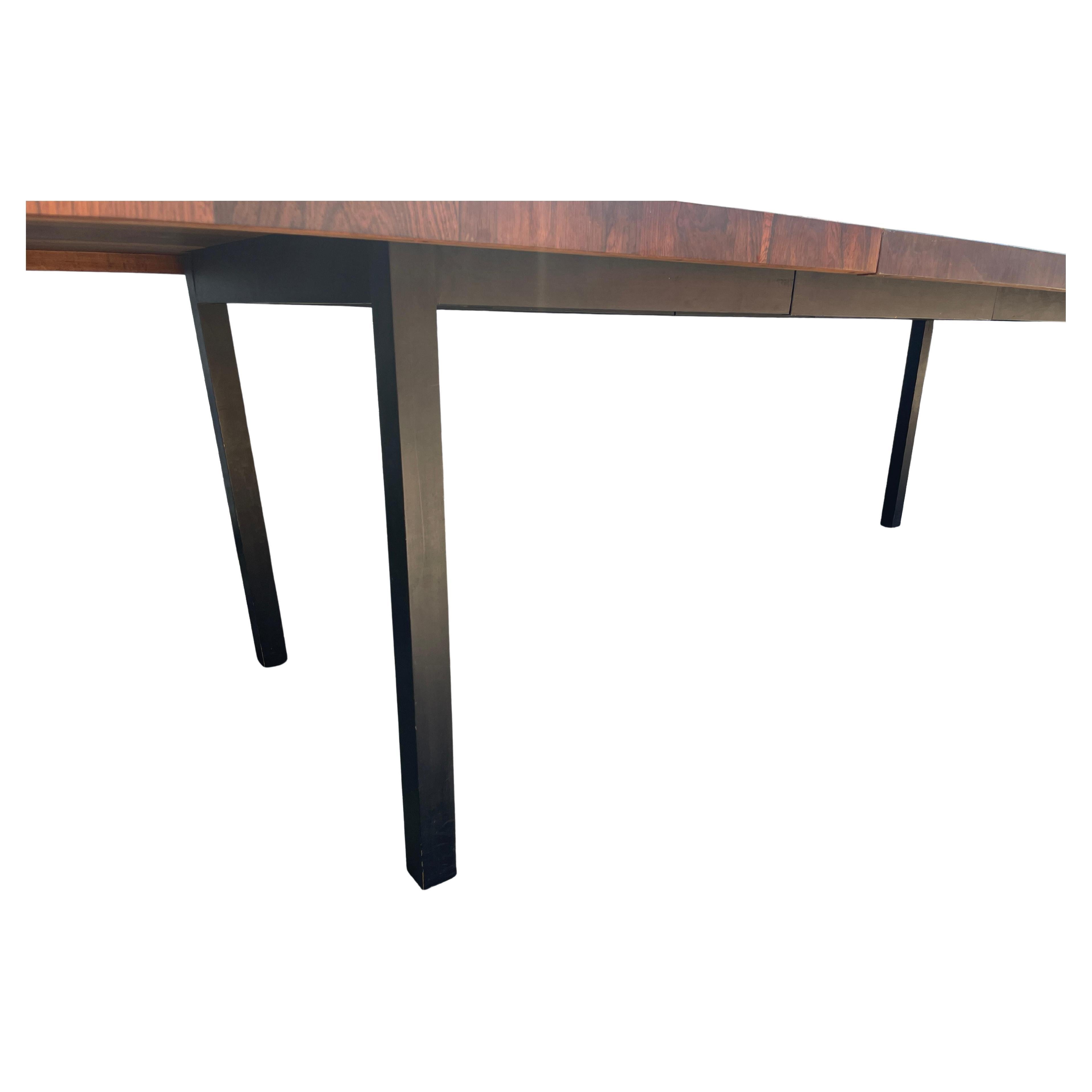 Table de salle à manger extensible en tri-bois de Milo Baughman avec 2 abattants en vente 4