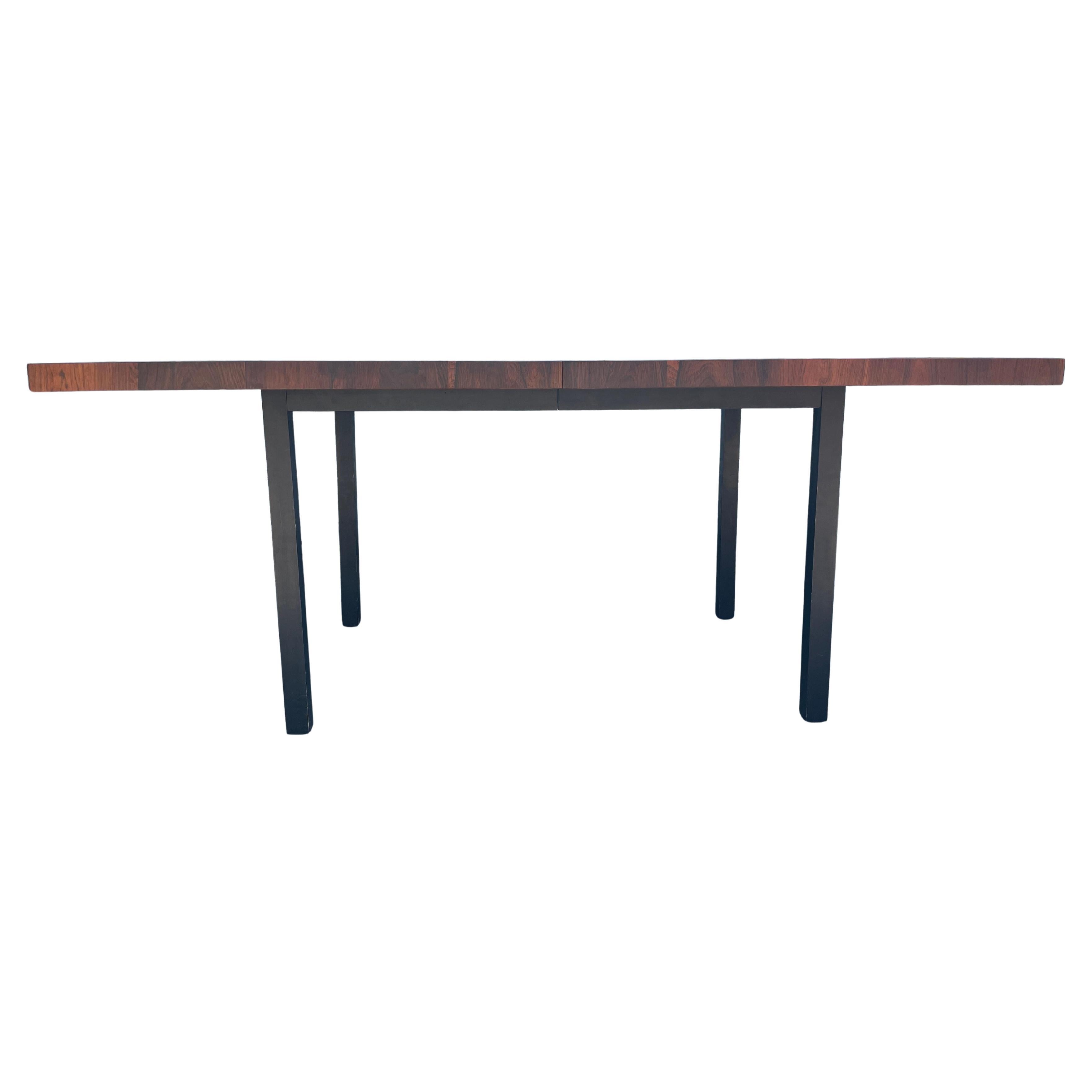Table de salle à manger extensible en tri-bois de Milo Baughman avec 2 abattants Bon état - En vente à Brooklyn, NY