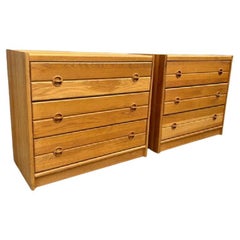 Coppia di comò a 3 cassetti in legno massiccio di Oak danese della metà del secolo scorso Danimarca