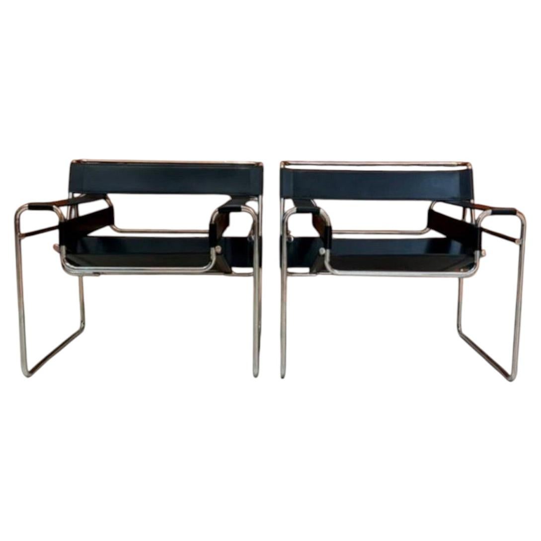 Pair of Vintage Mid Century Modern Black Leather Wassily Lounge Chairs for Knoll For Sale