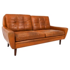 Skandinavisches Mid-Century-Sofa im dänischen Modern-Stil, niedrige Sitzbank, cognacfarbenes Leder