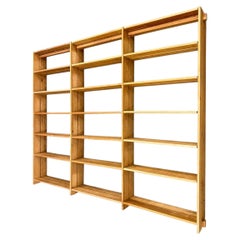 Wandregal im skandinavischen Modern-Stil aus massivem Kiefernholz, lang und hoch, Bücherregal