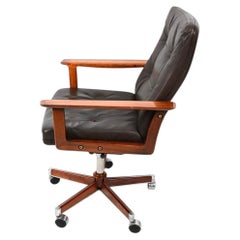 Schreibtischstuhl im dänischen Mid-Century-Modern-Stil von Arne Vodder für Sibast, aus Palisanderholz und Leder