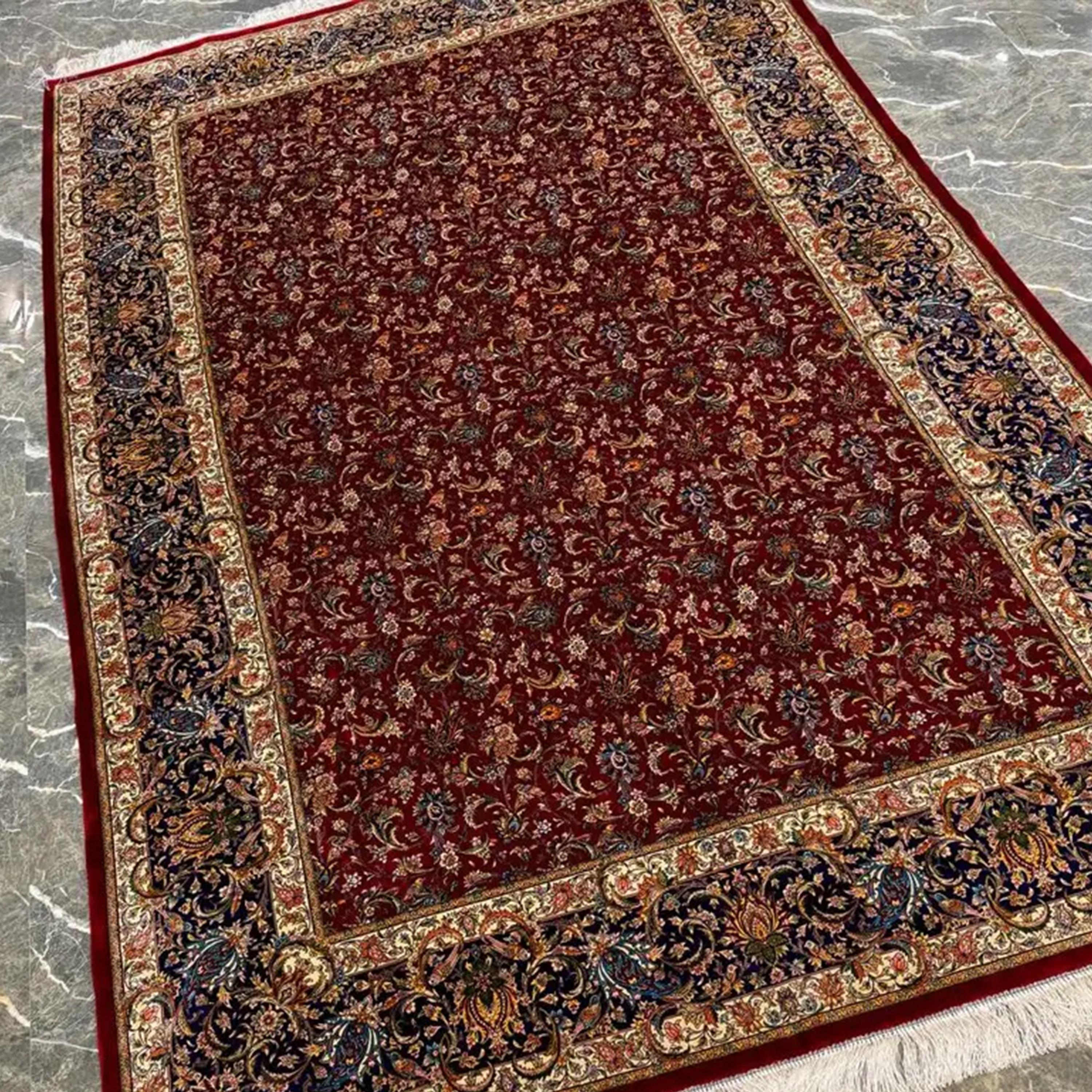 Marineblaue und goldene Jagdszene Persischer Teppich aus reiner Seide, iranische Handwerkskunst, 0046 (21. Jahrhundert und zeitgenössisch) im Angebot