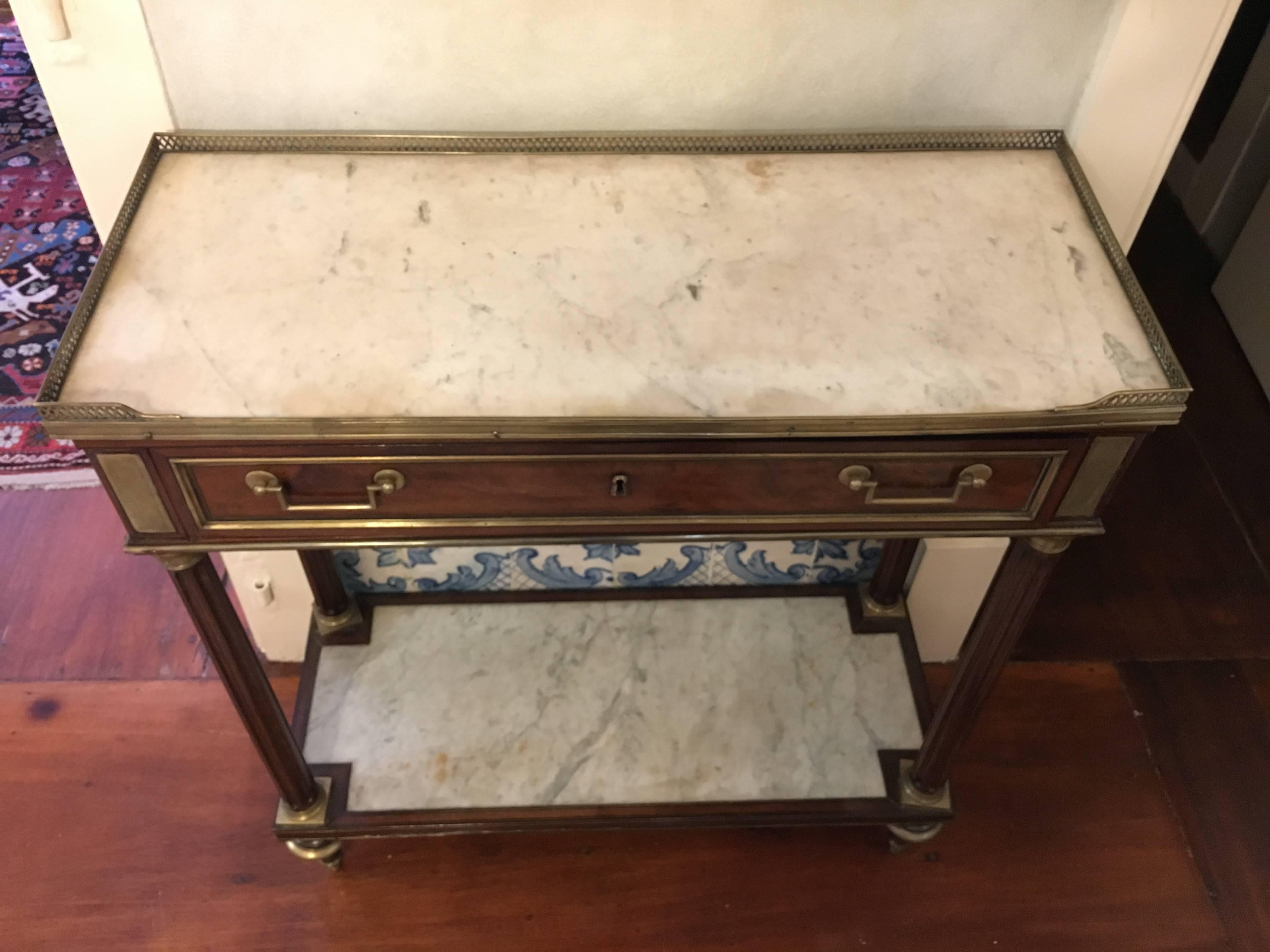 Early 19th Century Louis XVI Mahogany Marble Topped Console Table In Good Condition For Sale In Lisbon, PT