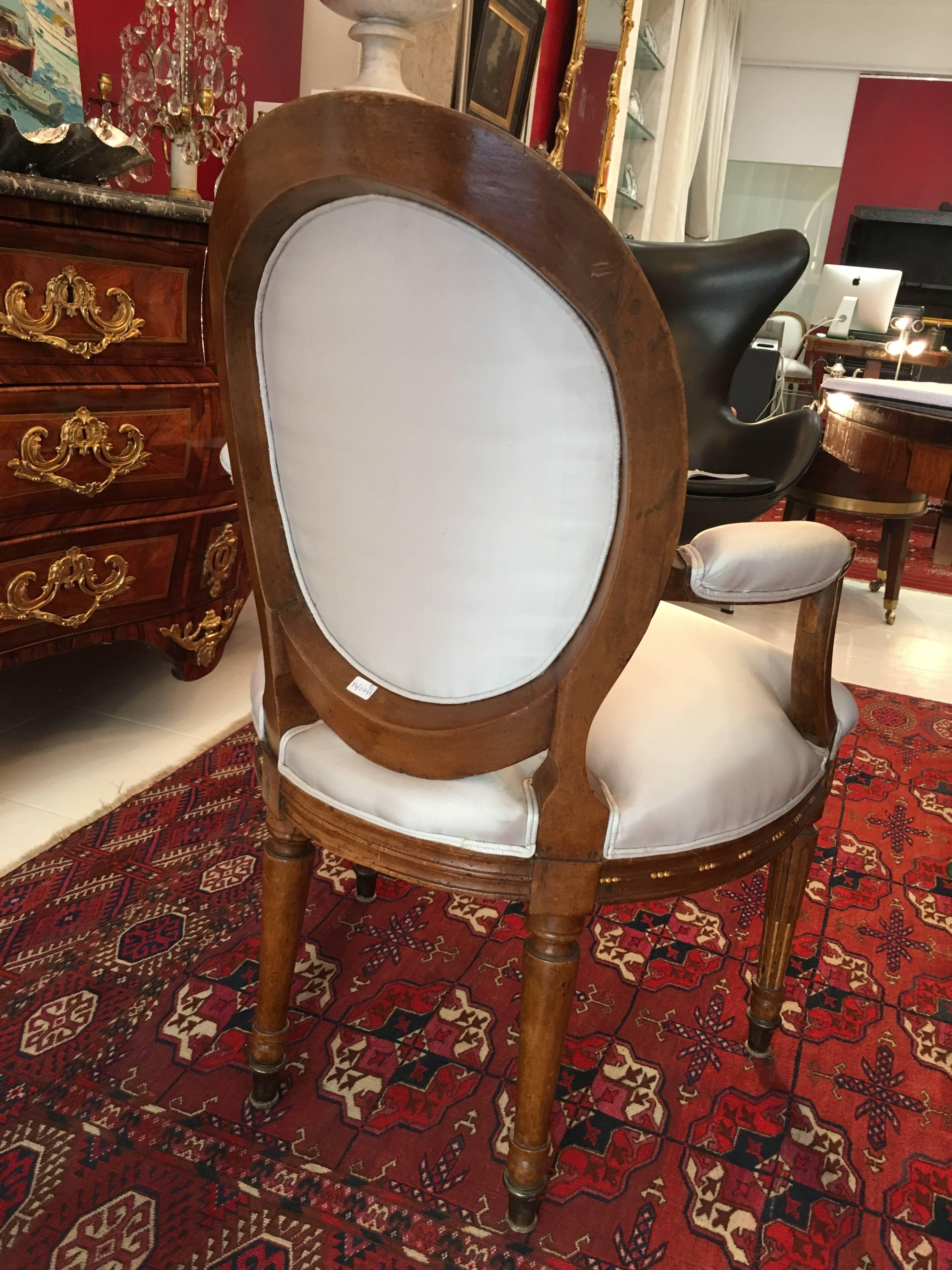 18th Century Portuguese Set of 12 Chairs In Good Condition For Sale In Lisbon, PT
