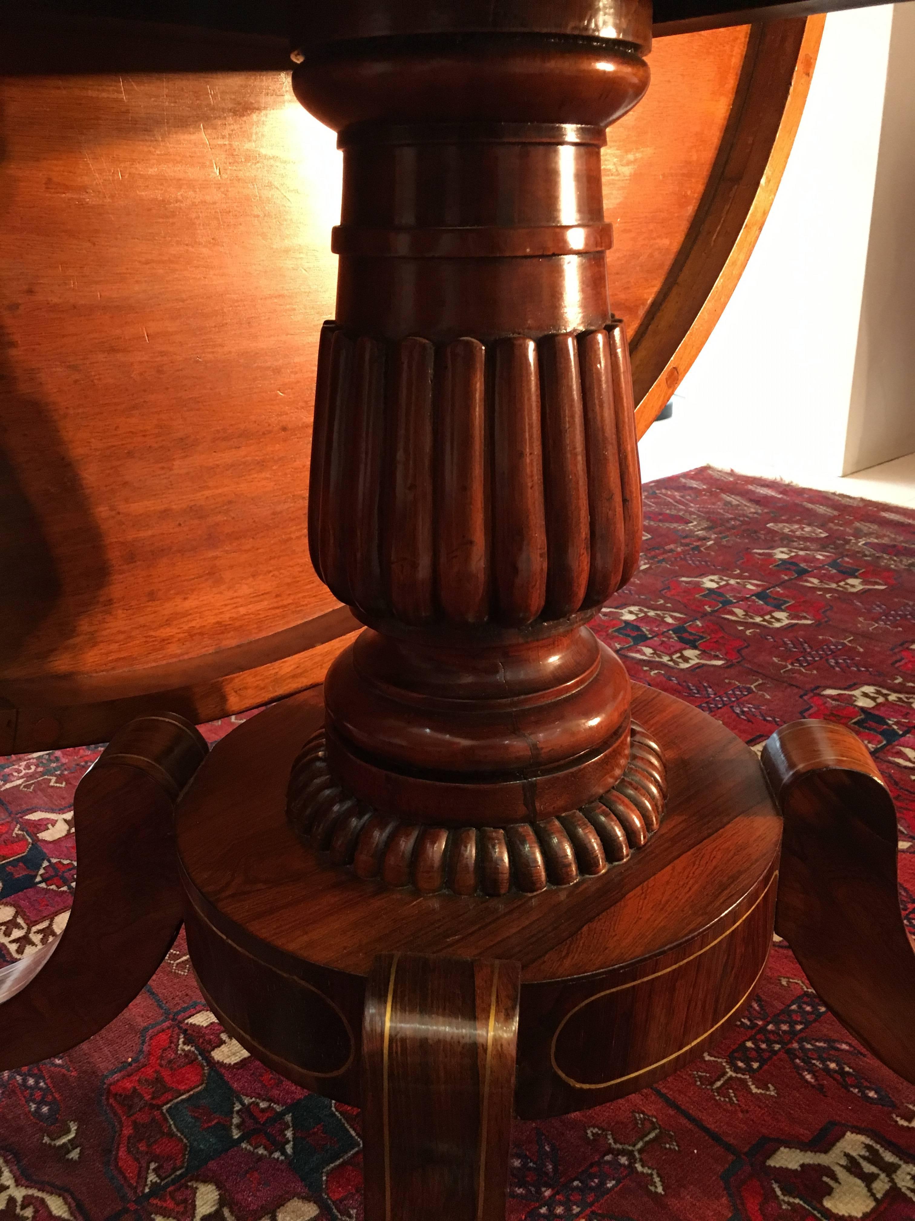 Regency Rosewood Brass Inlaid Breakfast Table English 19th Century In Excellent Condition In Lisbon, PT