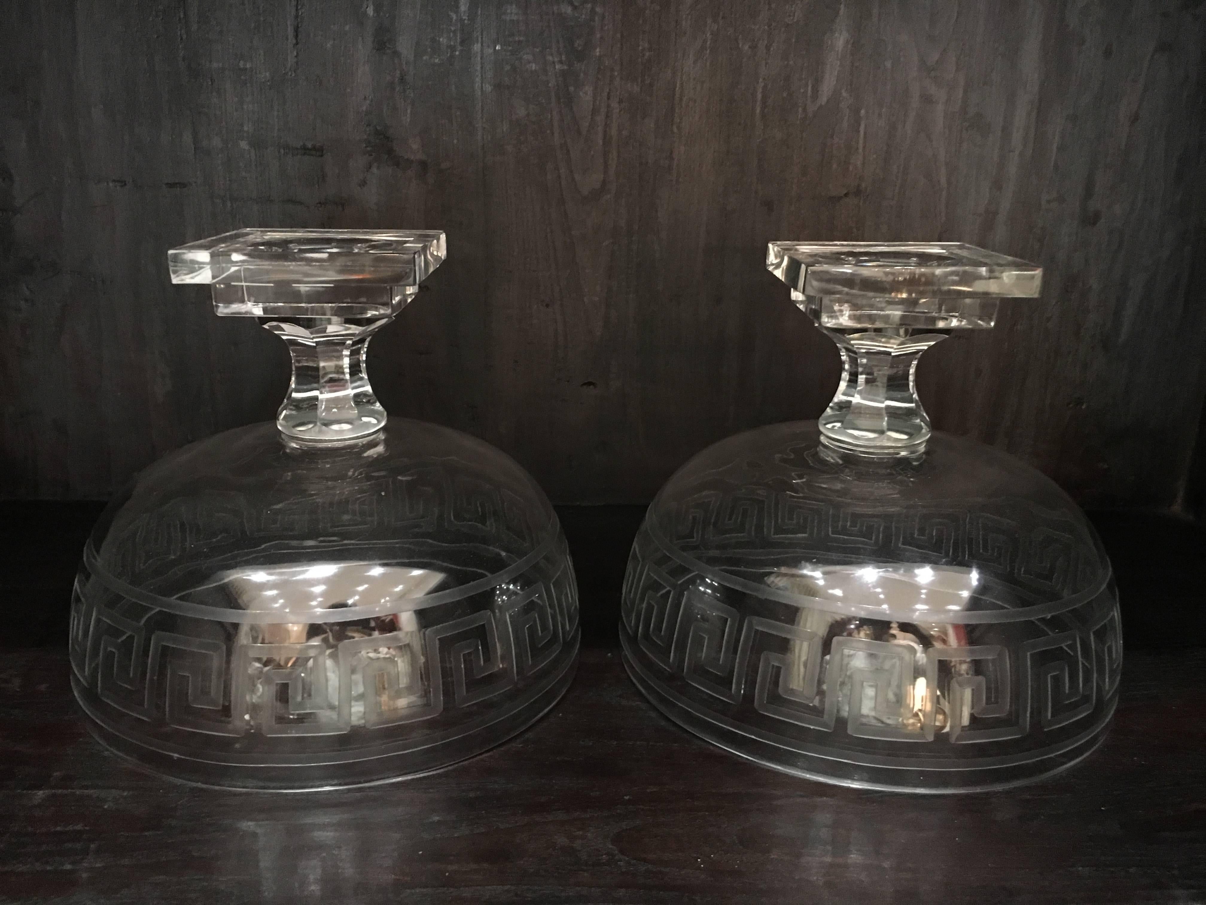 Pair of French Crystal Bowls with Pedestal Decorated with Neoclassical Motifs For Sale 2