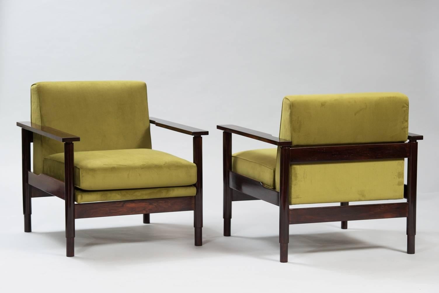 Pair of rosewood armchairs re-upholstered in green velvet.
Producer: Saporiti.