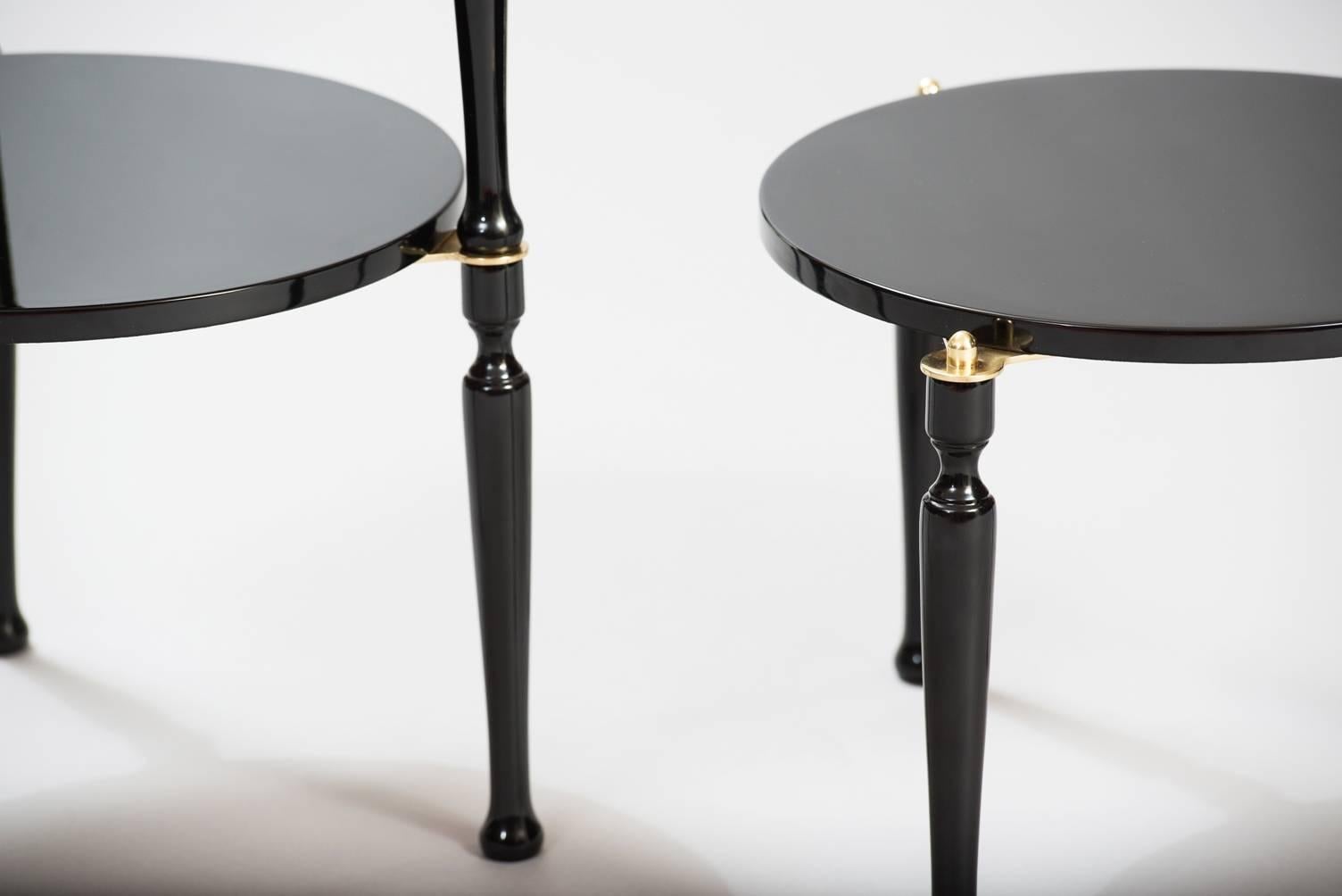 Set of Three Stackable Italian black lacquered Side Tables In Excellent Condition In Porto, PT