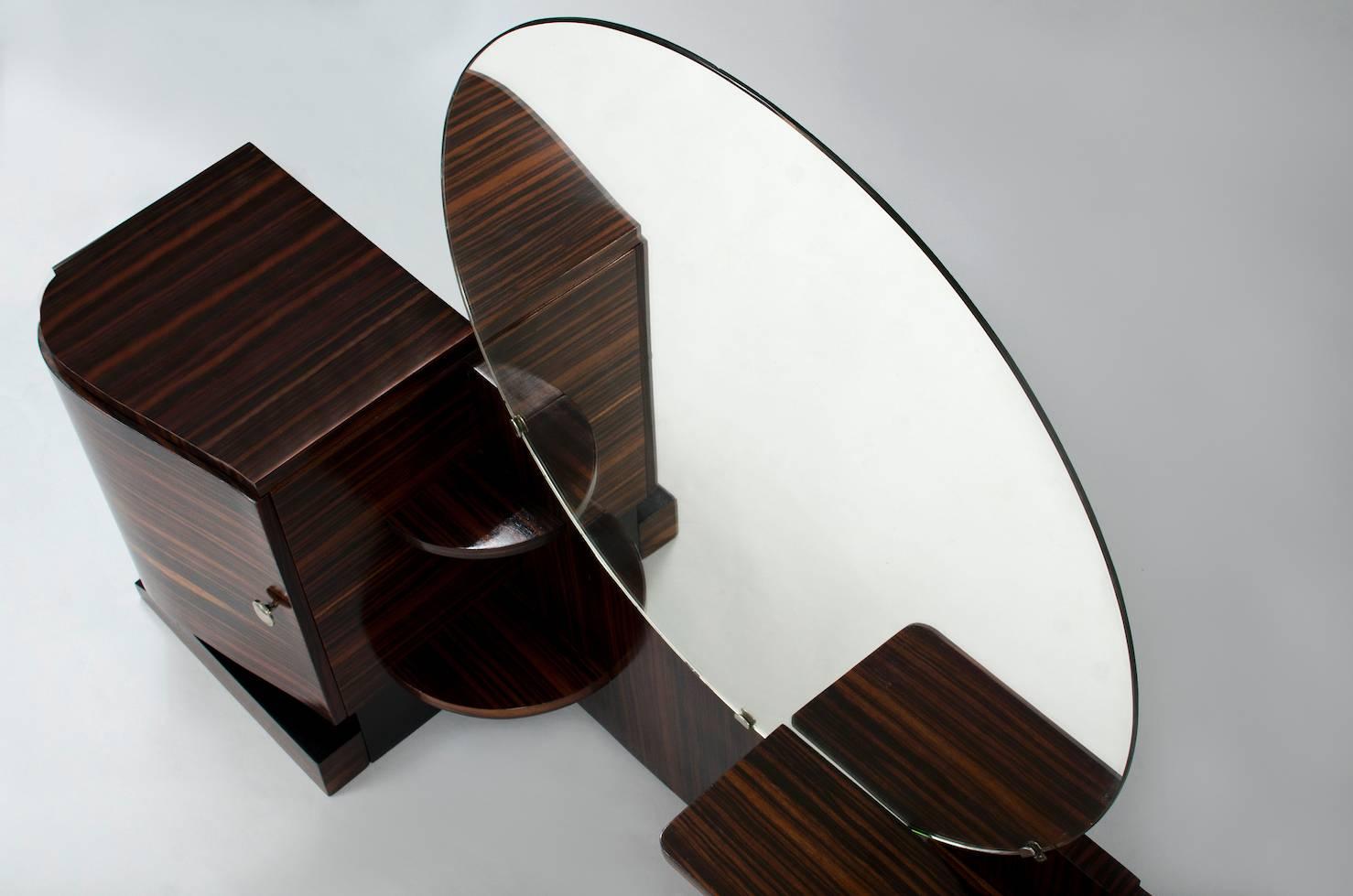 Art Deco Macassar ebony vanity with large round mirror (35.4 in, 0.90 m diameter).