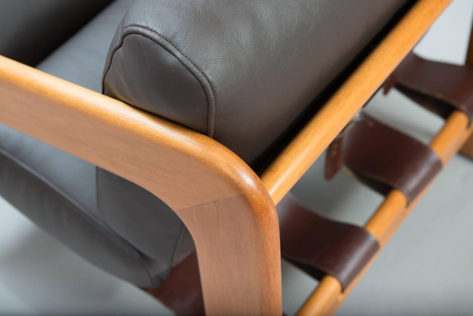 Mid-Century Modern Italian Armchair For Sale