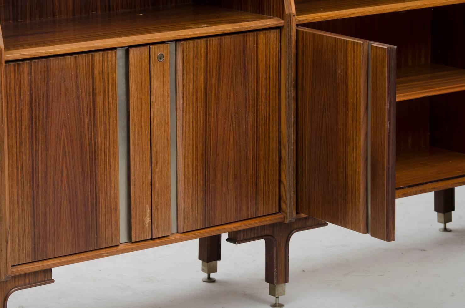 Varnished Large mid-century modern Italian rosewood sideboard For Sale