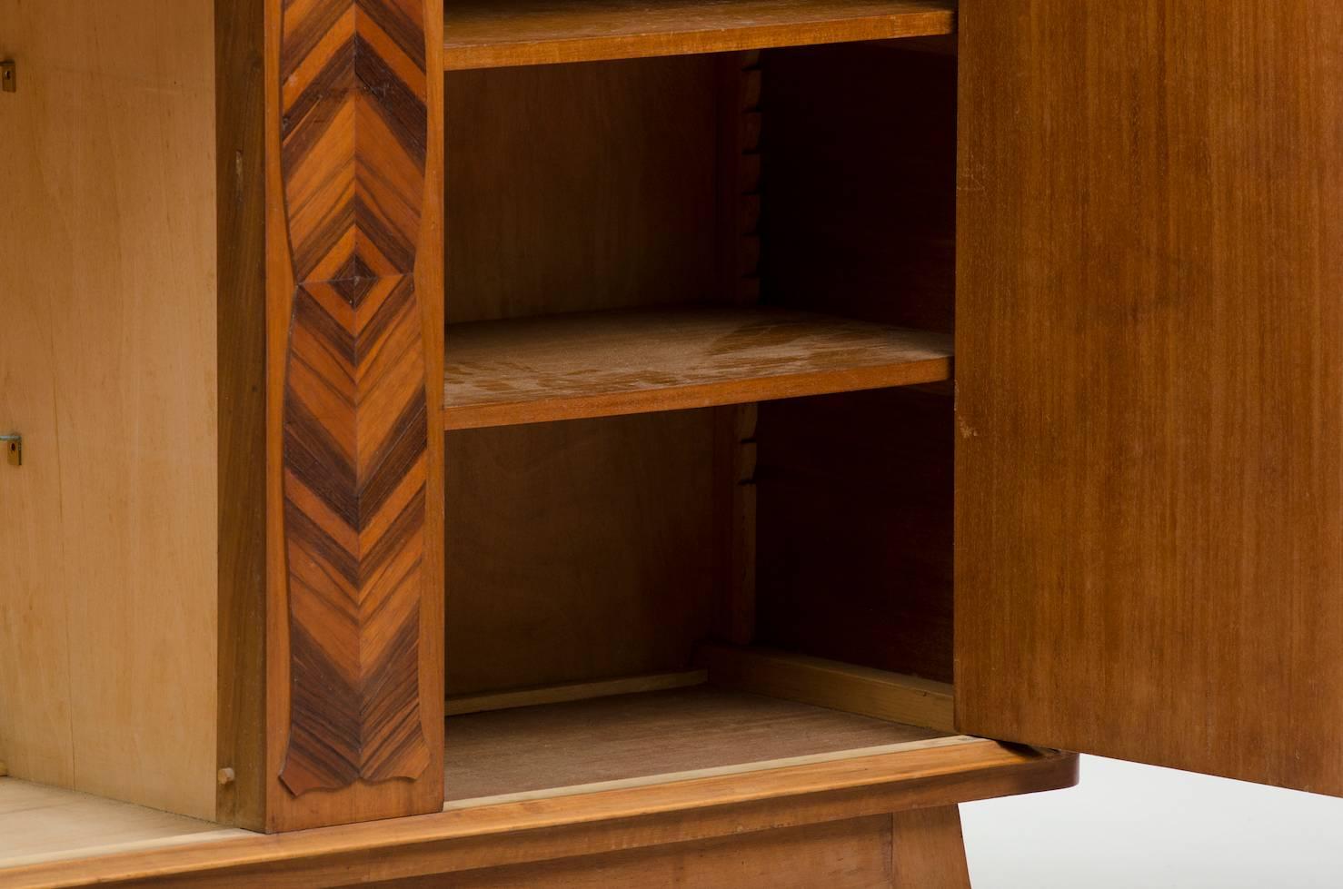 Art Deco Small Sideboard In Distressed Condition For Sale In Porto, PT