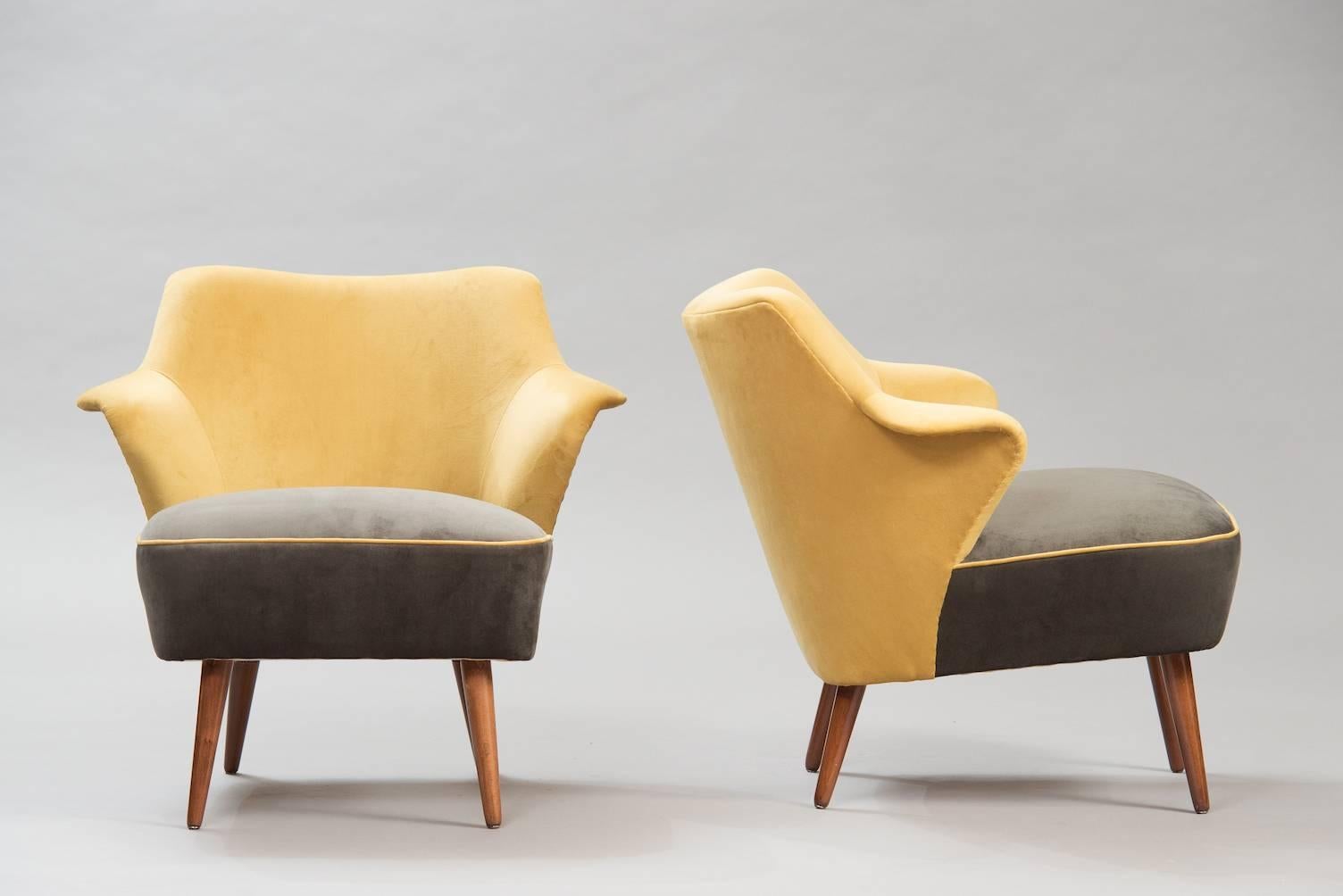 armchairs pair