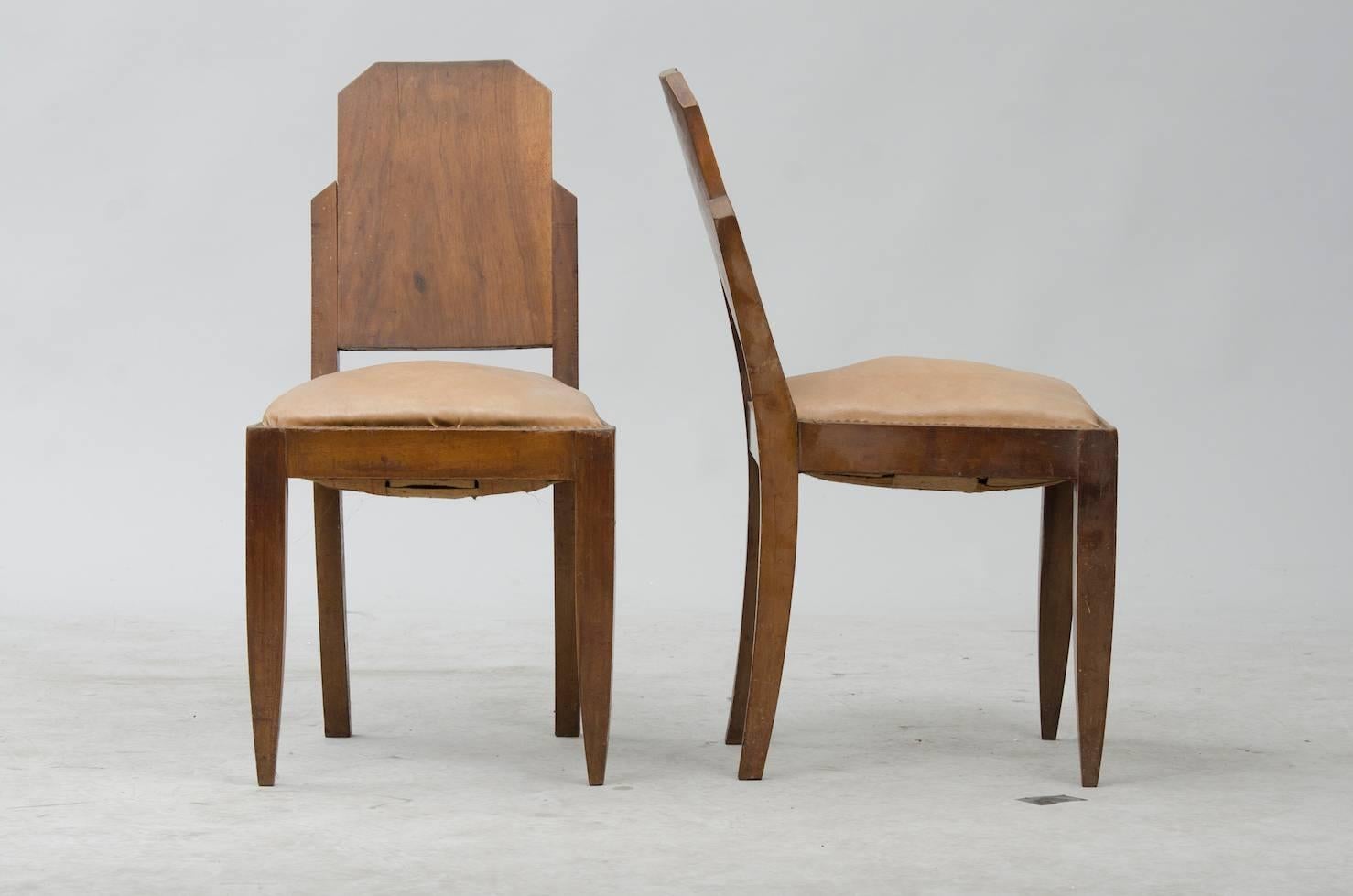 Set of four walnut Art Deco dining chairs.
Price fully restored: 3000€
The price shown is in the original condition.
 