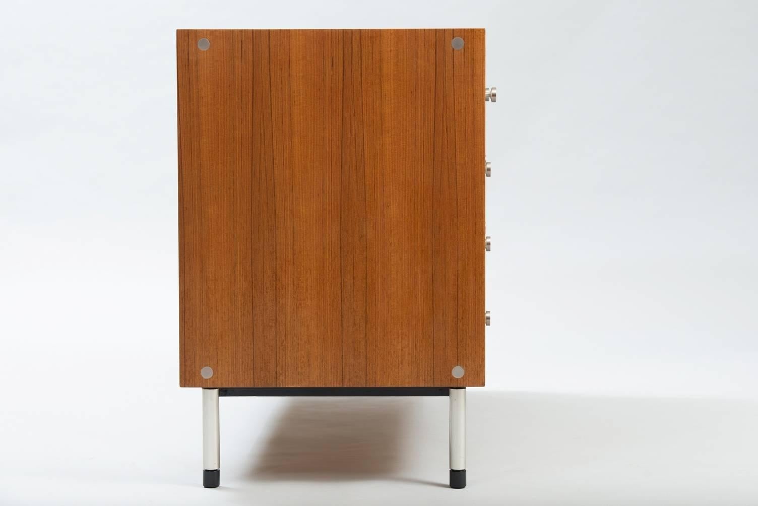 Mid-Century Modern Rosewood and Teak Italian Chest of Drawers For Sale