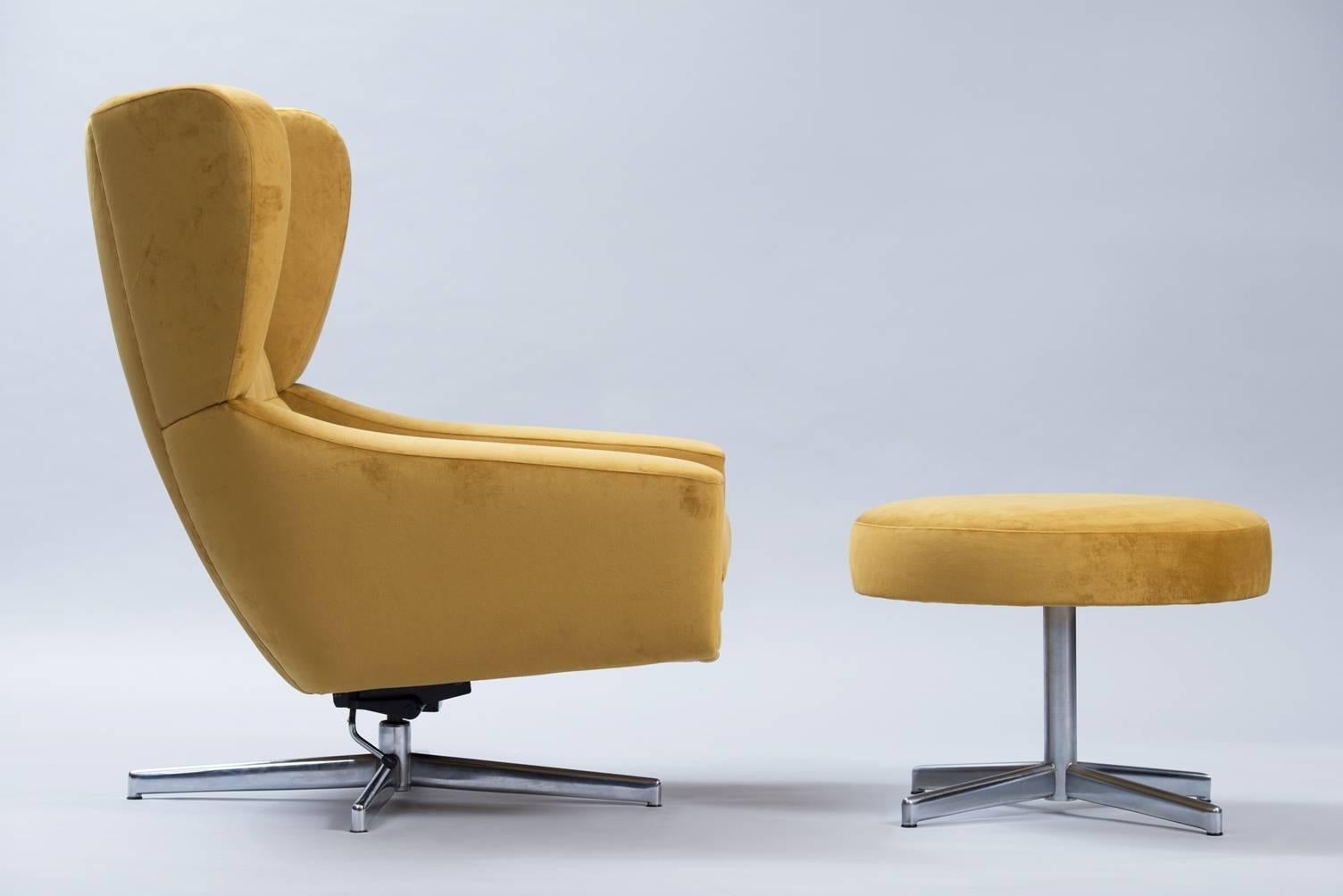Swivel armchair with ottoman, re-upholstered in yellow velvet.
Dimensions:
Chair: H 38.18 in (back) – 97 cm, W 36,61 in – 93 cm, D 35.82 in – 91 cm.
Ottoman: D 22.04 in – 56 cm, H 16.14 in – 41 cm.