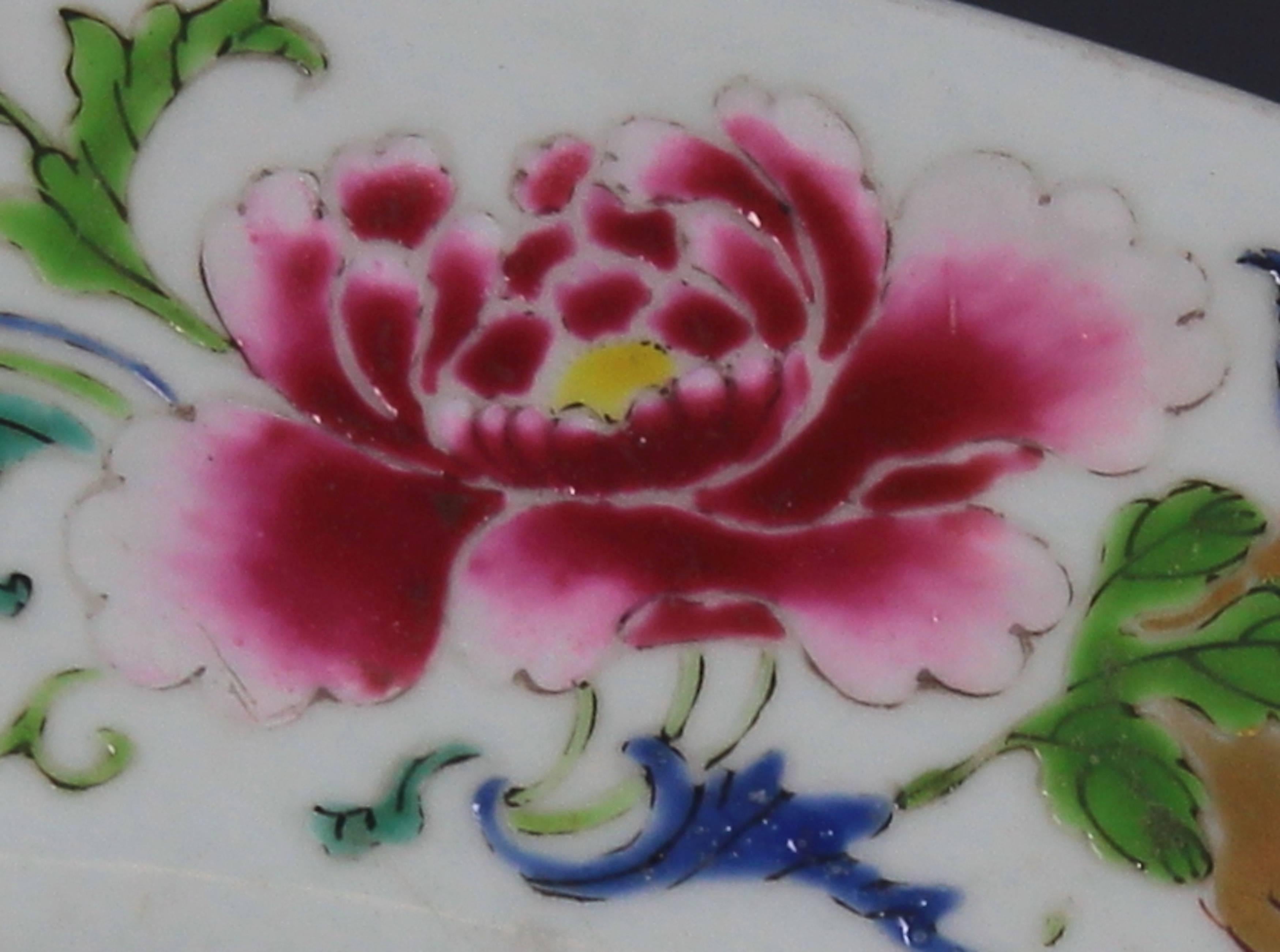 18th Century Chinese Export Famille Rose Porcelain Plate For Sale 1