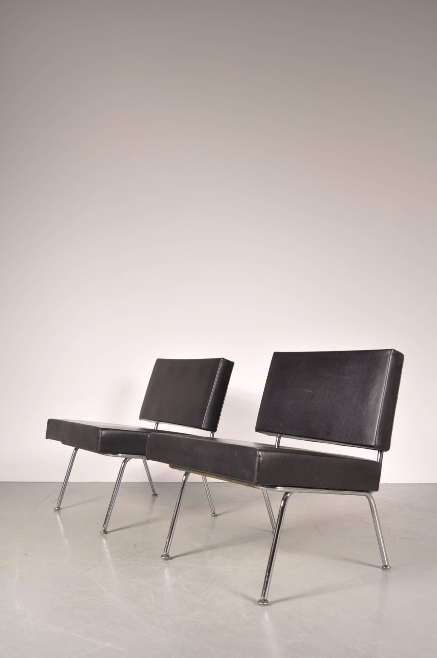 American Set of Two Model 31 Easy Chairs by Florence Knoll for Knoll Int., circa 1960