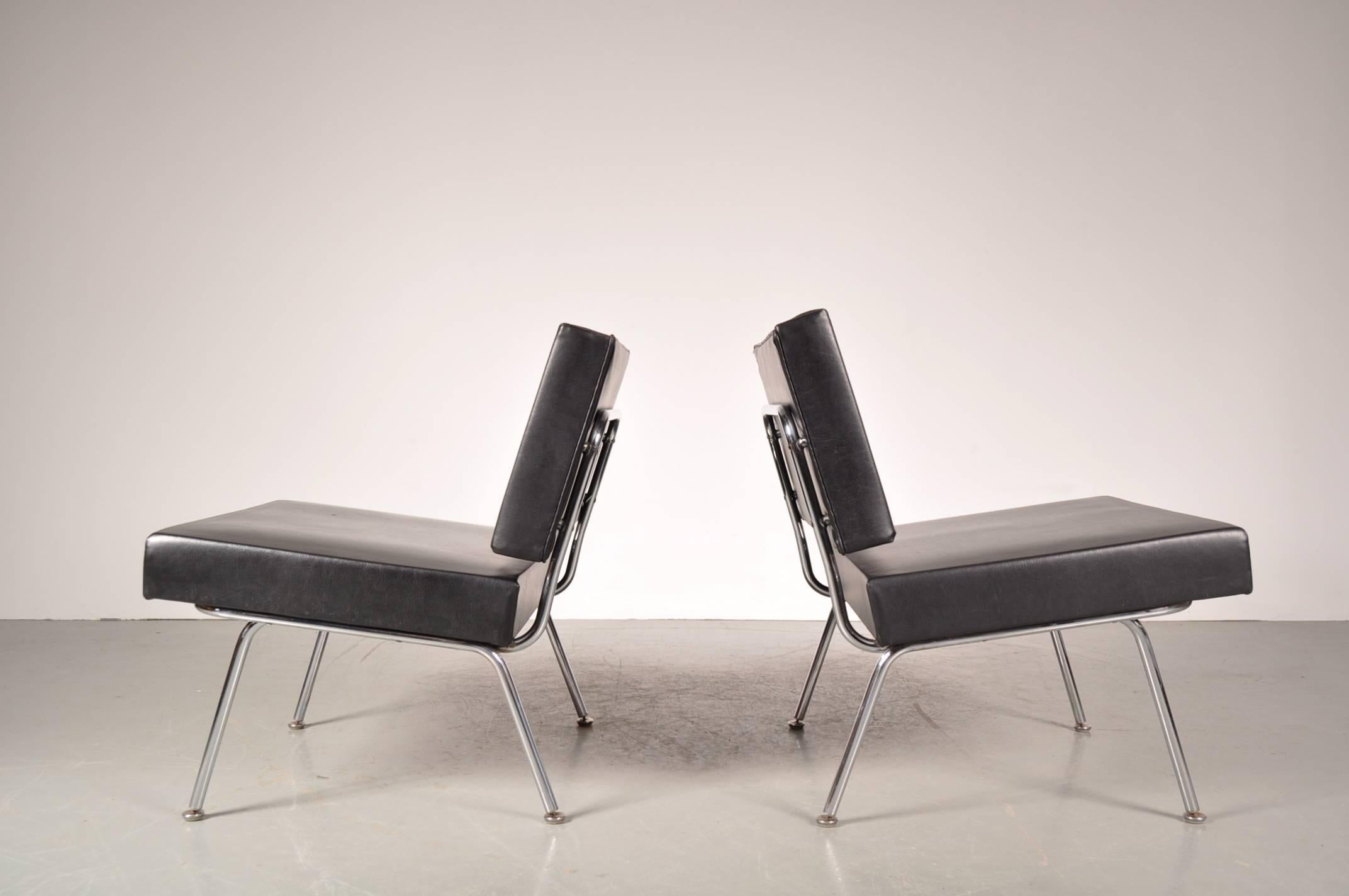 Metal Set of Two Model 31 Easy Chairs by Florence Knoll for Knoll Int., circa 1960