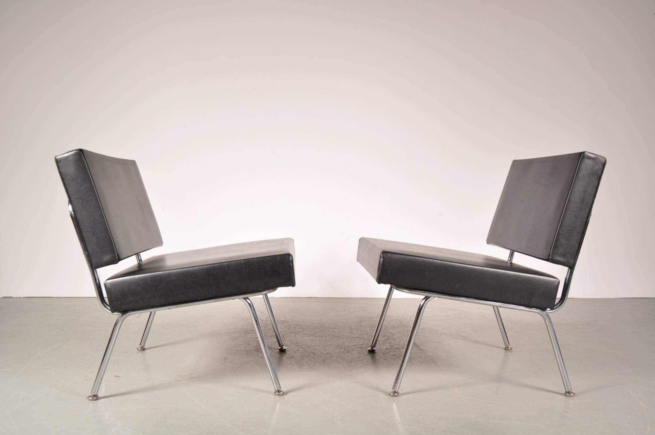 Set of Two Model 31 Easy Chairs by Florence Knoll for Knoll Int., circa 1960 1