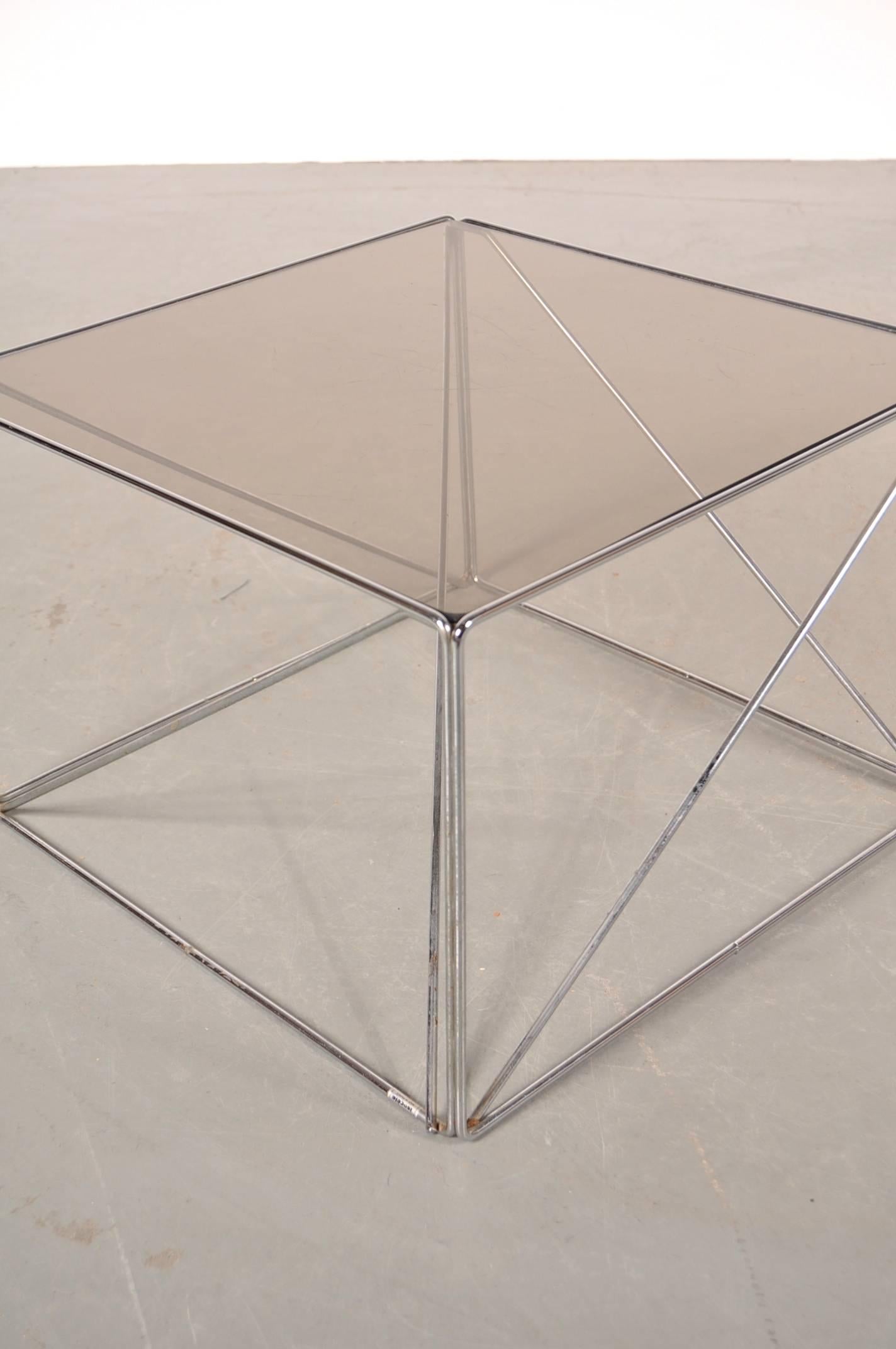 Table d'appoint/table à café Isocele de Max Sauze, France, vers 1970 Bon état - En vente à Amsterdam, NL