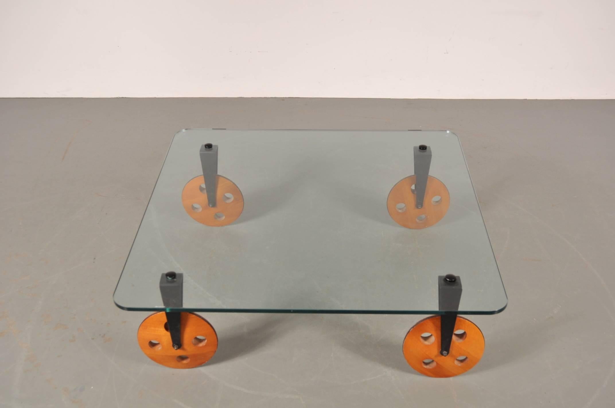 Mid-Century Modern Coffee Table in the Style of Gae Aulenti for Fontana Arte, Italy, circa 1960s