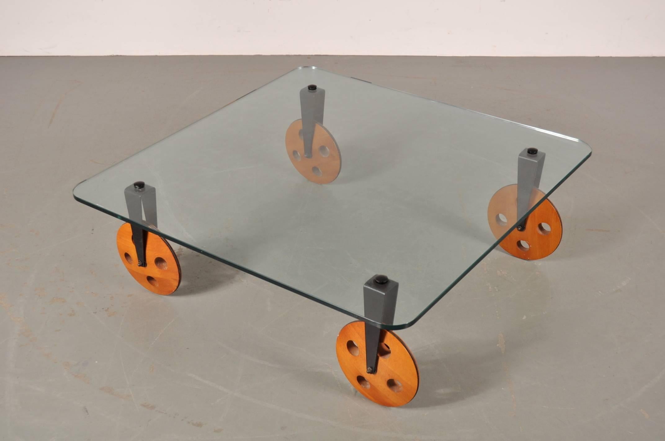Coffee Table in the Style of Gae Aulenti for Fontana Arte, Italy, circa 1960s In Good Condition In Amsterdam, NL