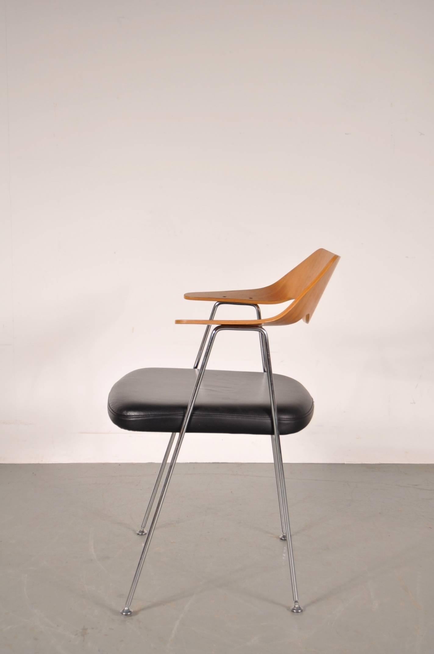 Desk / Side Chair by Robin Day for Hille, UK, circa 1950 In Good Condition In Amsterdam, NL