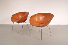 Pair of Pot Chairs by Arne Jacobsen for Fritz Hansen, Denmark, circa 1950
