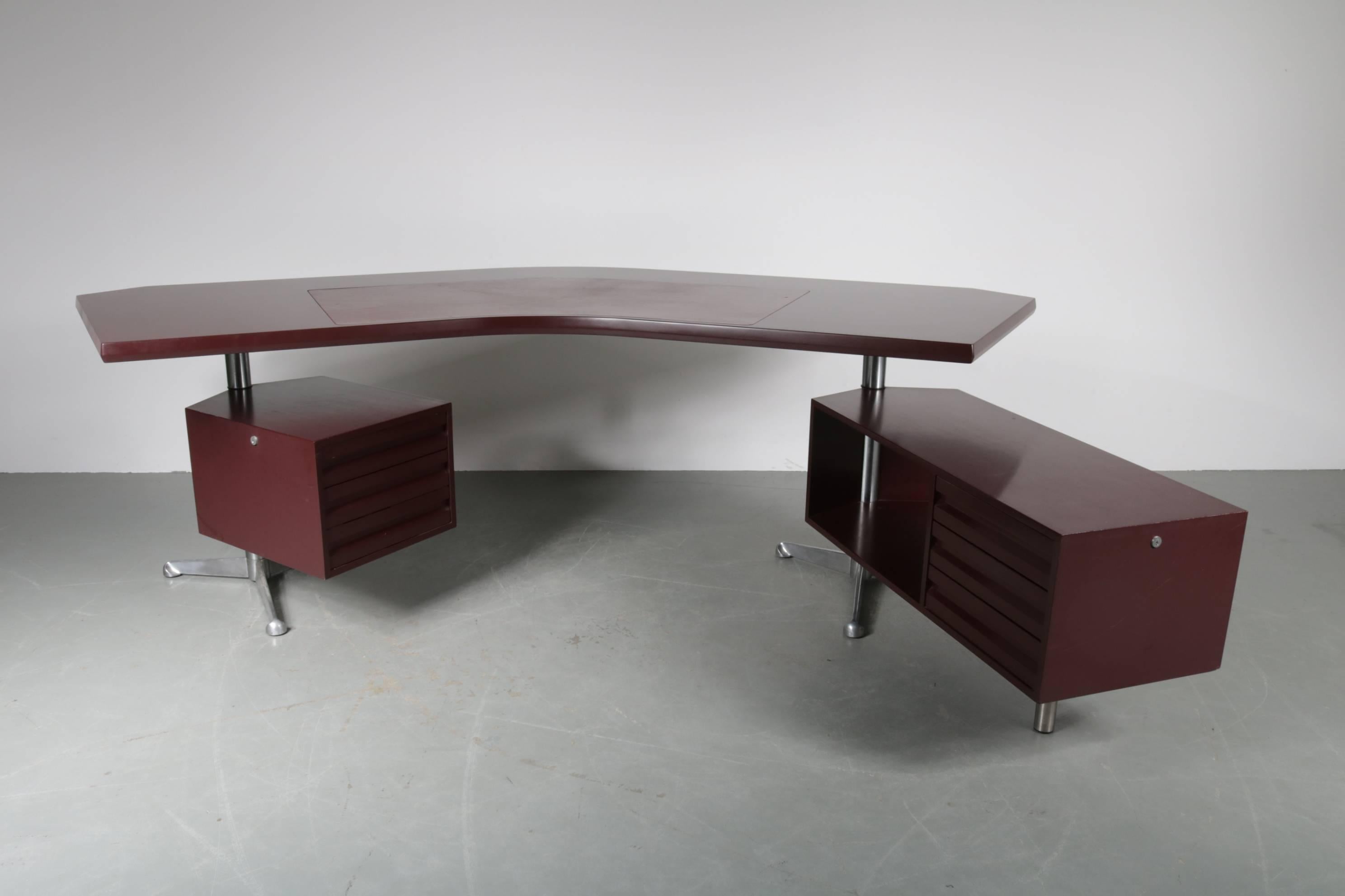 Italian Executive Desk by Osvaldo Borsani for Tecno Milano, Italy, 1950s For Sale