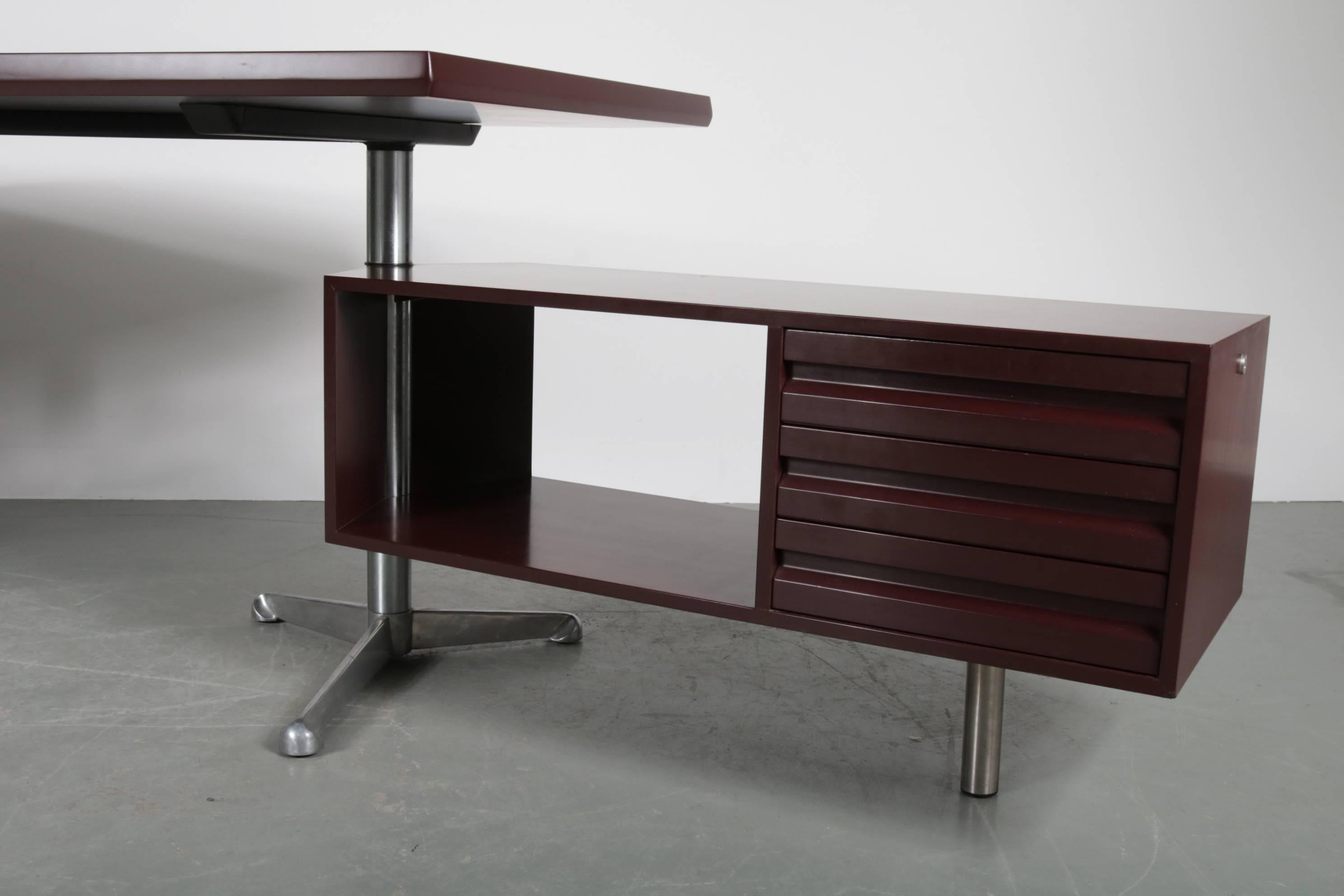 Executive Schreibtisch von Osvaldo Borsani für Tecno Milano, Italien, 1950er Jahre (Moderne der Mitte des Jahrhunderts) im Angebot