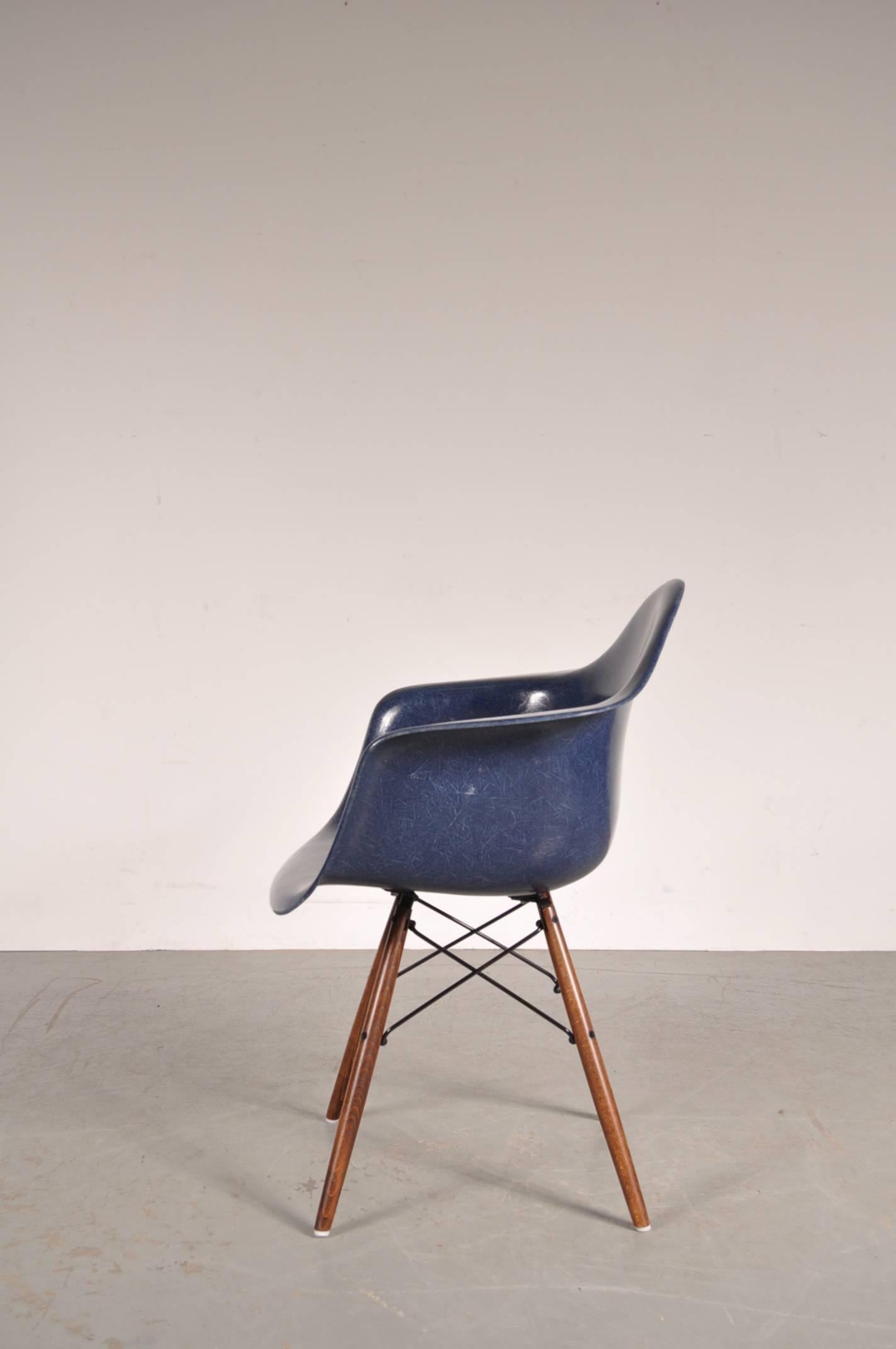 Mid-Century Modern Stock of DAW Chairs by Charles & Ray Eames for Herman Miller, USA, 1960s